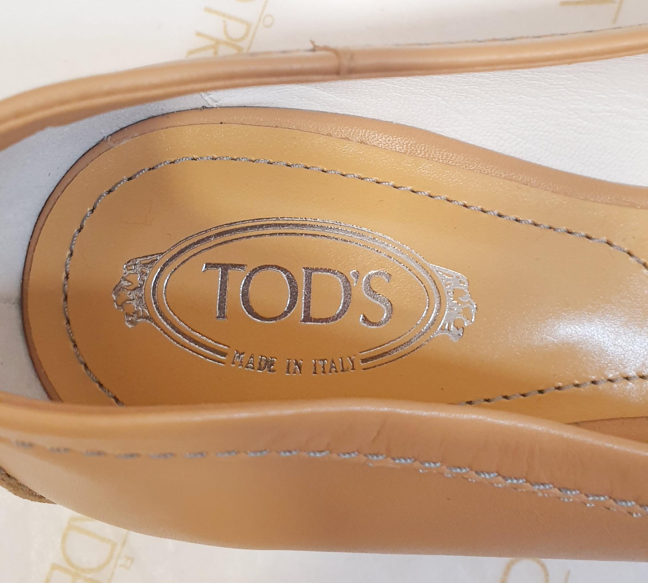 Tod's beige open toe leather ballerinas and tortoiseshell buckle For Sale 1