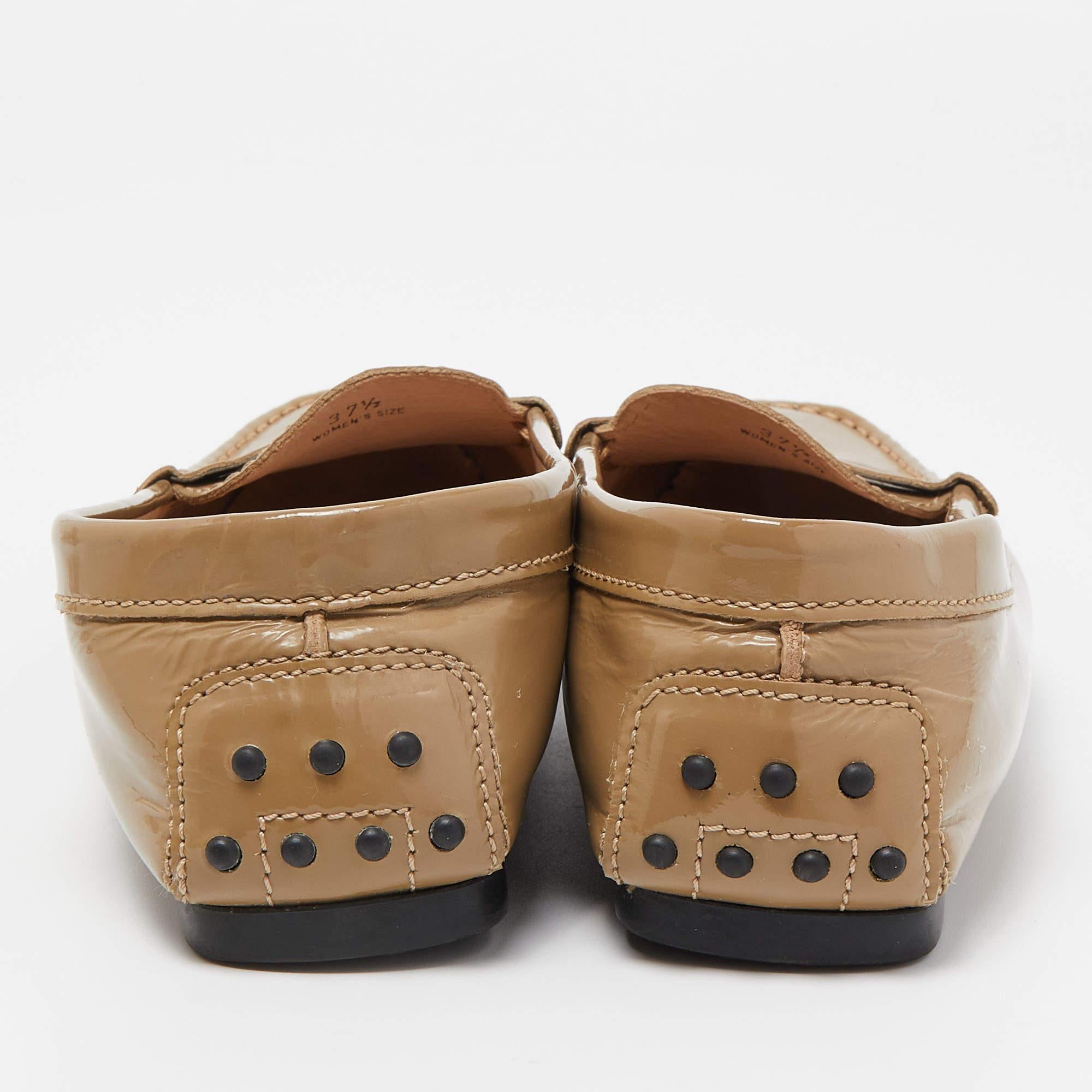 Donna Mocassini Tod's in pelle verniciata beige misura 37,5 in vendita
