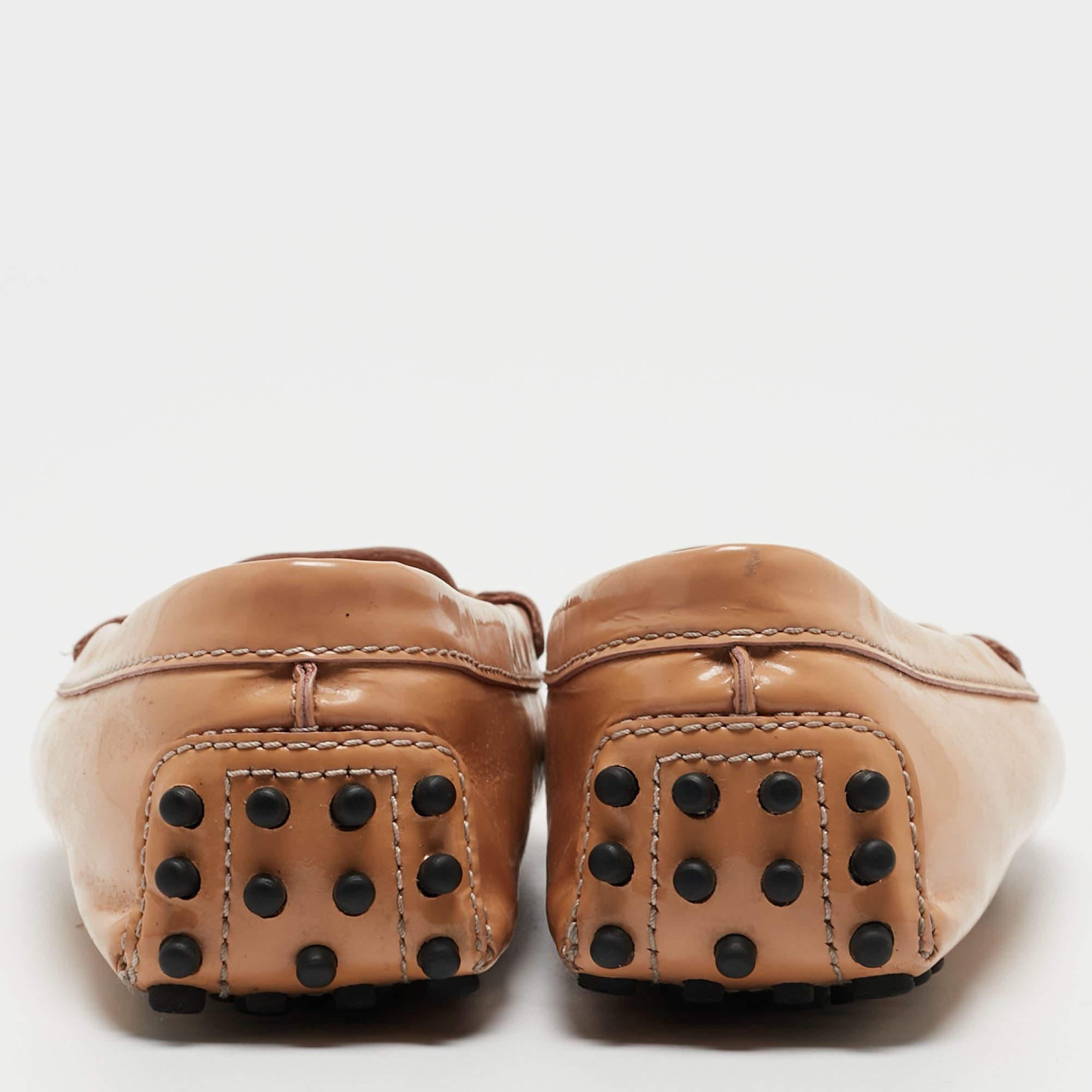 Tod's Mocasines Slip On Charol Beige Talla 34.5 en venta 1