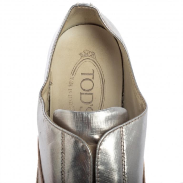 Tod's Beige/Silver Leather Francesina Slip On Espadrille Sneakers Size 38.5 In Good Condition For Sale In Dubai, Al Qouz 2