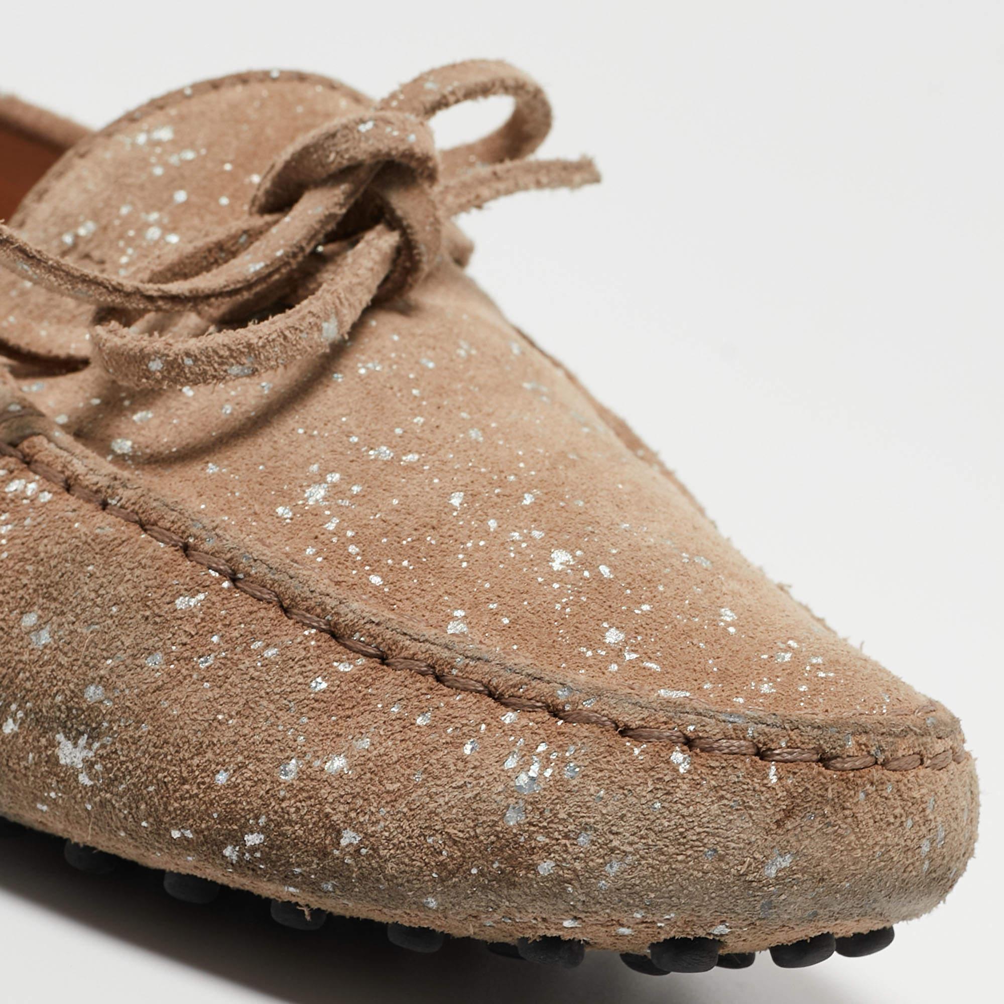 Tod's Beige Suede And Silver Paint Spot Bow Loafers Size 38.5 For Sale 2