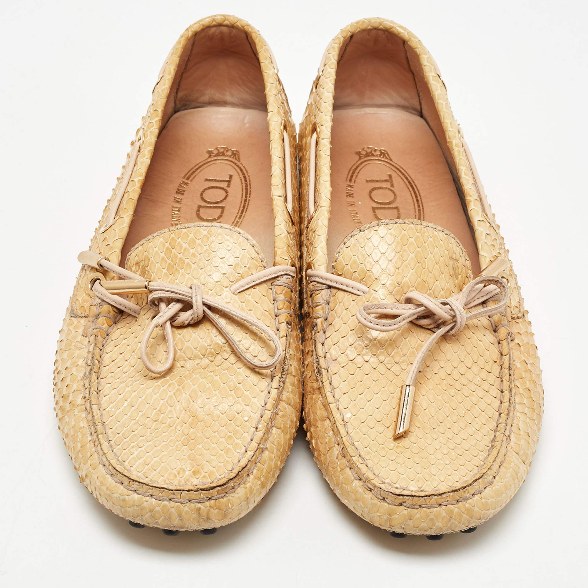Tod's Beige Watersnake Leather Penny Slip On Loafers Size 36.5 In Fair Condition For Sale In Dubai, Al Qouz 2