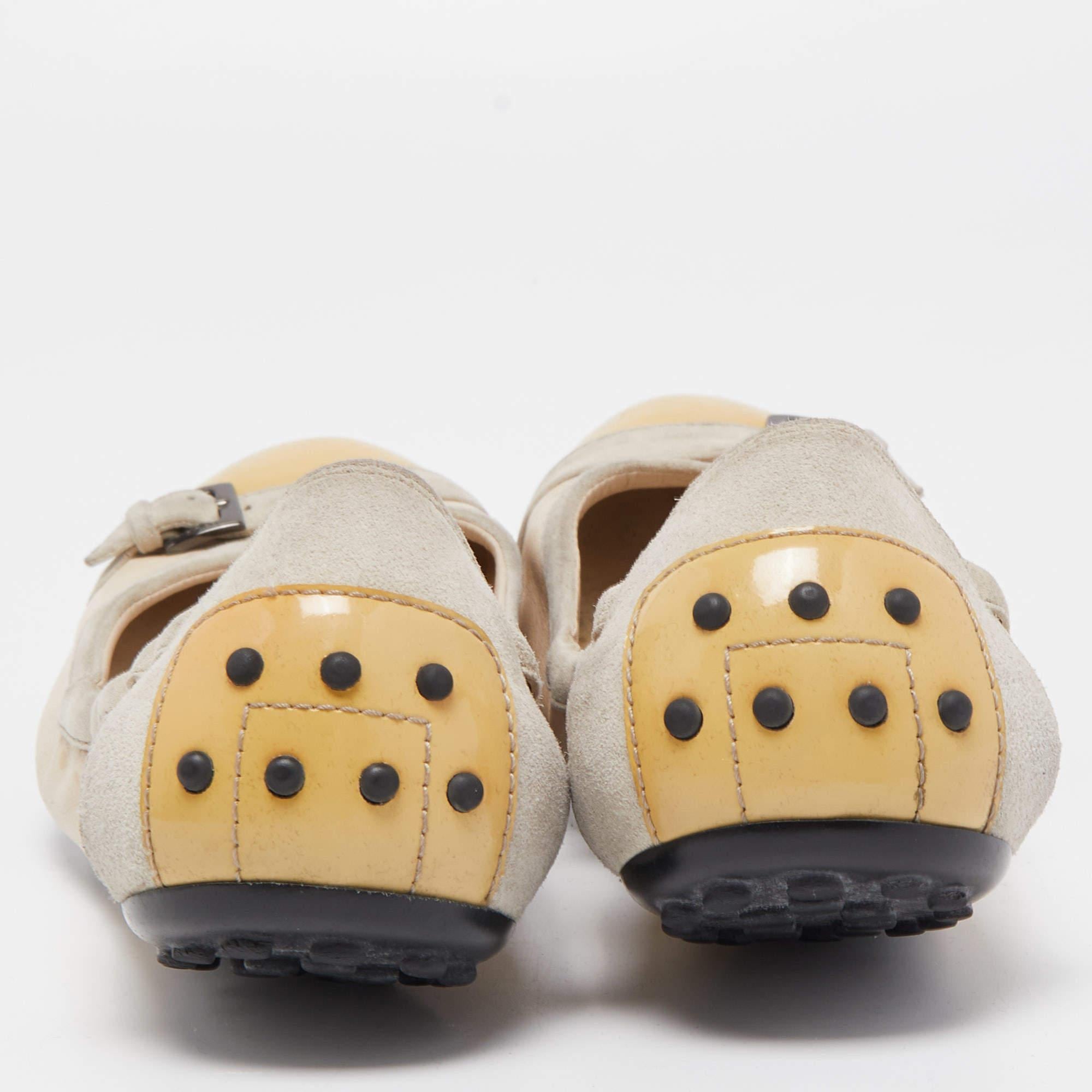 Tod's Beige/Yellow Patent Leather & Suede Cap Toe Scrunch Ballet Flats Size 38.5 For Sale 1
