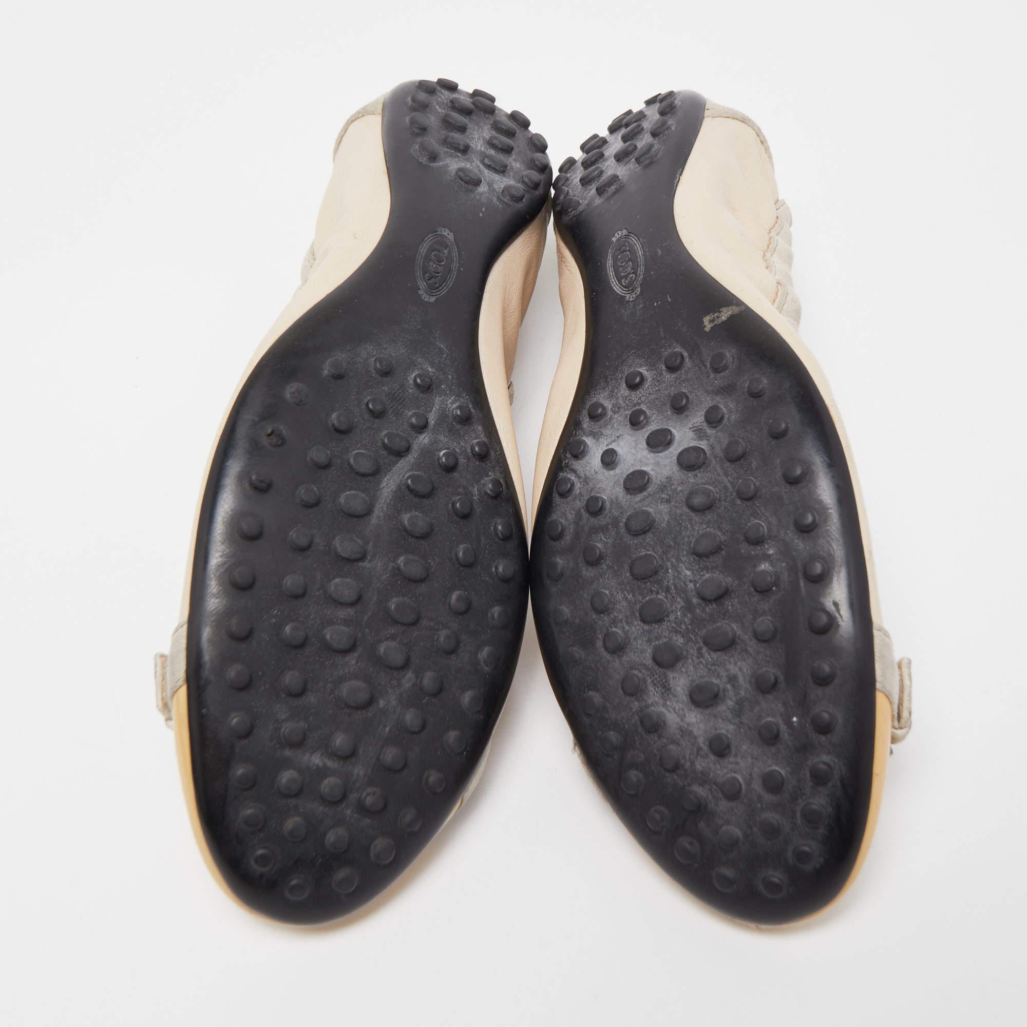 Tod's Beige/Yellow Patent Leather & Suede Cap Toe Scrunch Ballet Flats Size 38.5 For Sale 2