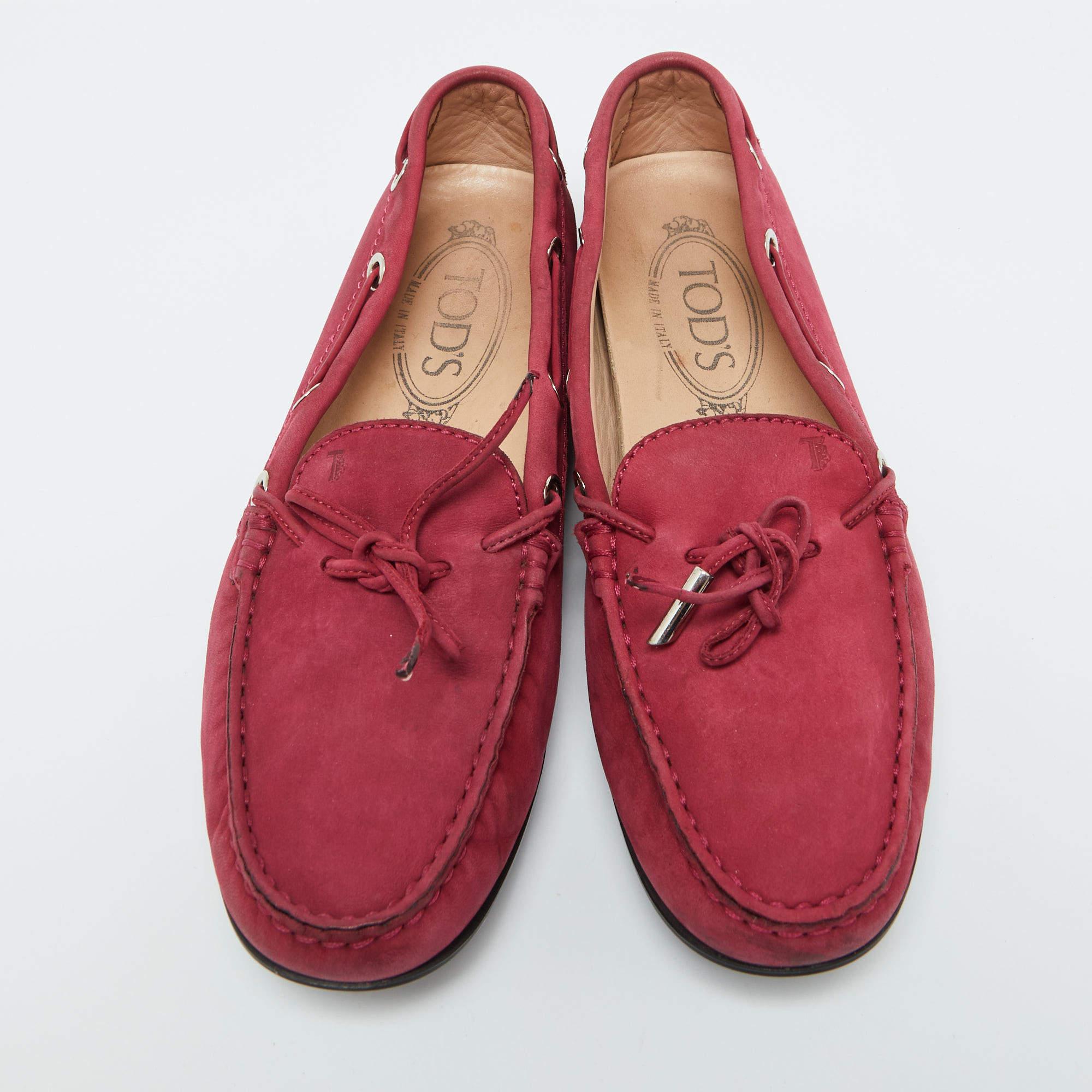Rosa Tod's Berry Pink Nubuck Leather Bow Gommino Driving Loafers Taglia 37.5 in vendita