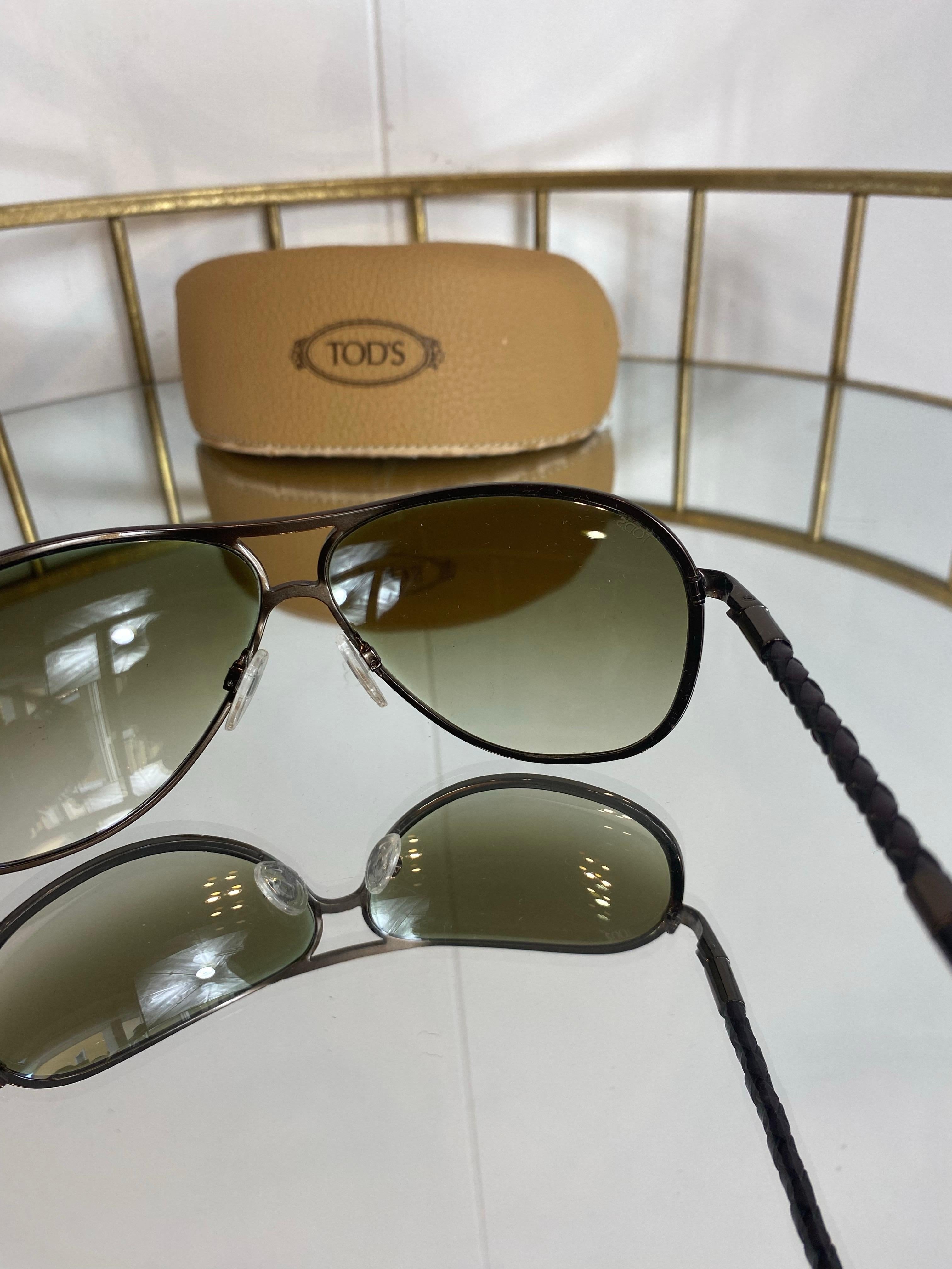 Occhiali da sole aviator neri di Tod's. In condizioni ottime in vendita a Carnate, IT