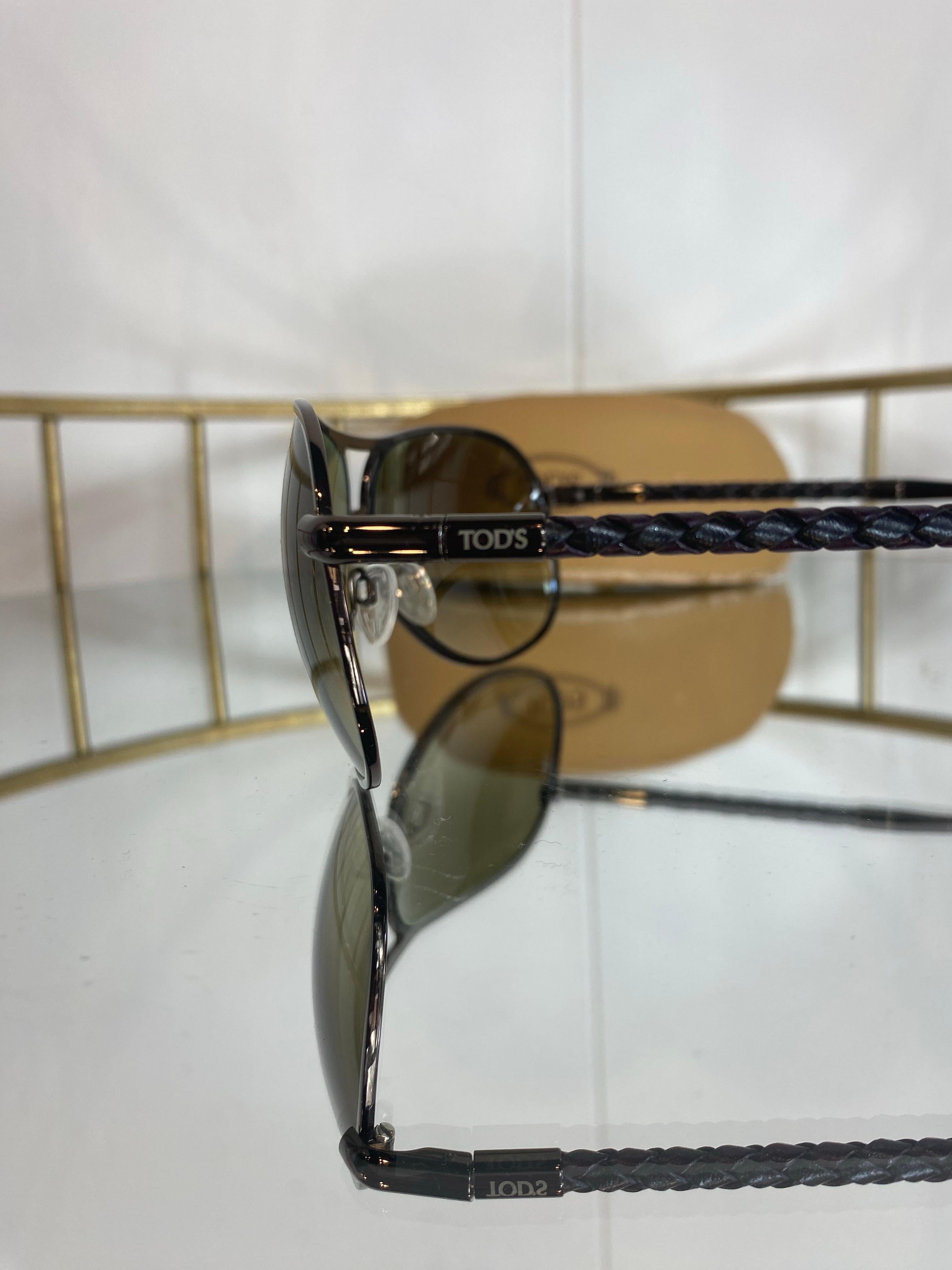 da uomo o donna Occhiali da sole aviator neri di Tod's. in vendita