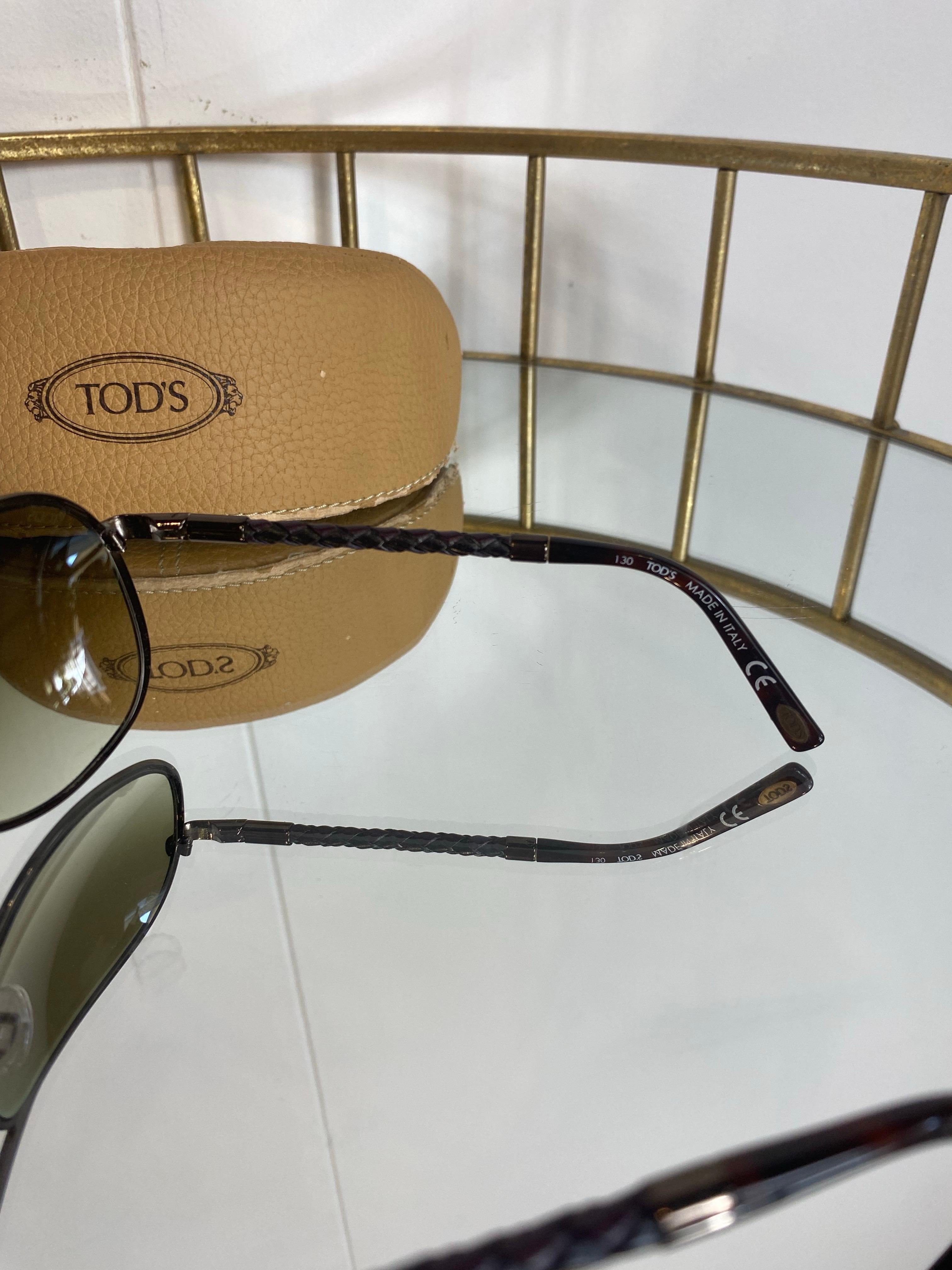 Occhiali da sole aviator neri di Tod's. in vendita 1