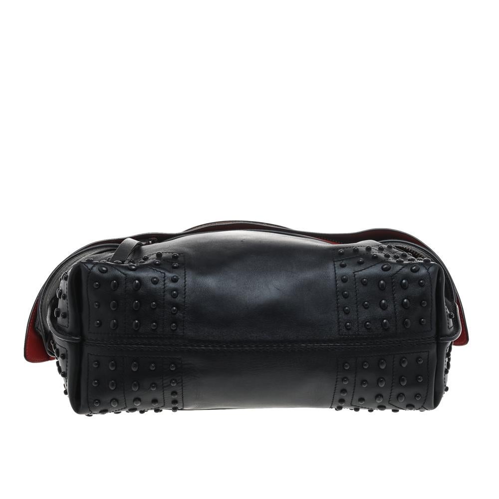 Tod's Black/Beige Leather Wave Top Handle Bag In Good Condition For Sale In Dubai, Al Qouz 2