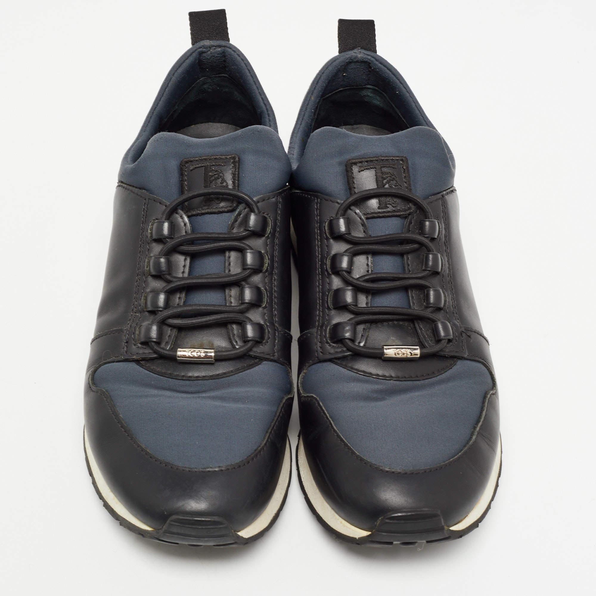 Tod's Black/Blue Leather and Nylon Low Top Sneakers Size 36 In Good Condition For Sale In Dubai, Al Qouz 2