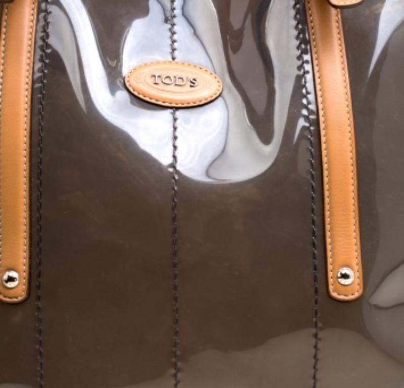 Tod's Tote negro/marrón de PVC y piel Gris en venta