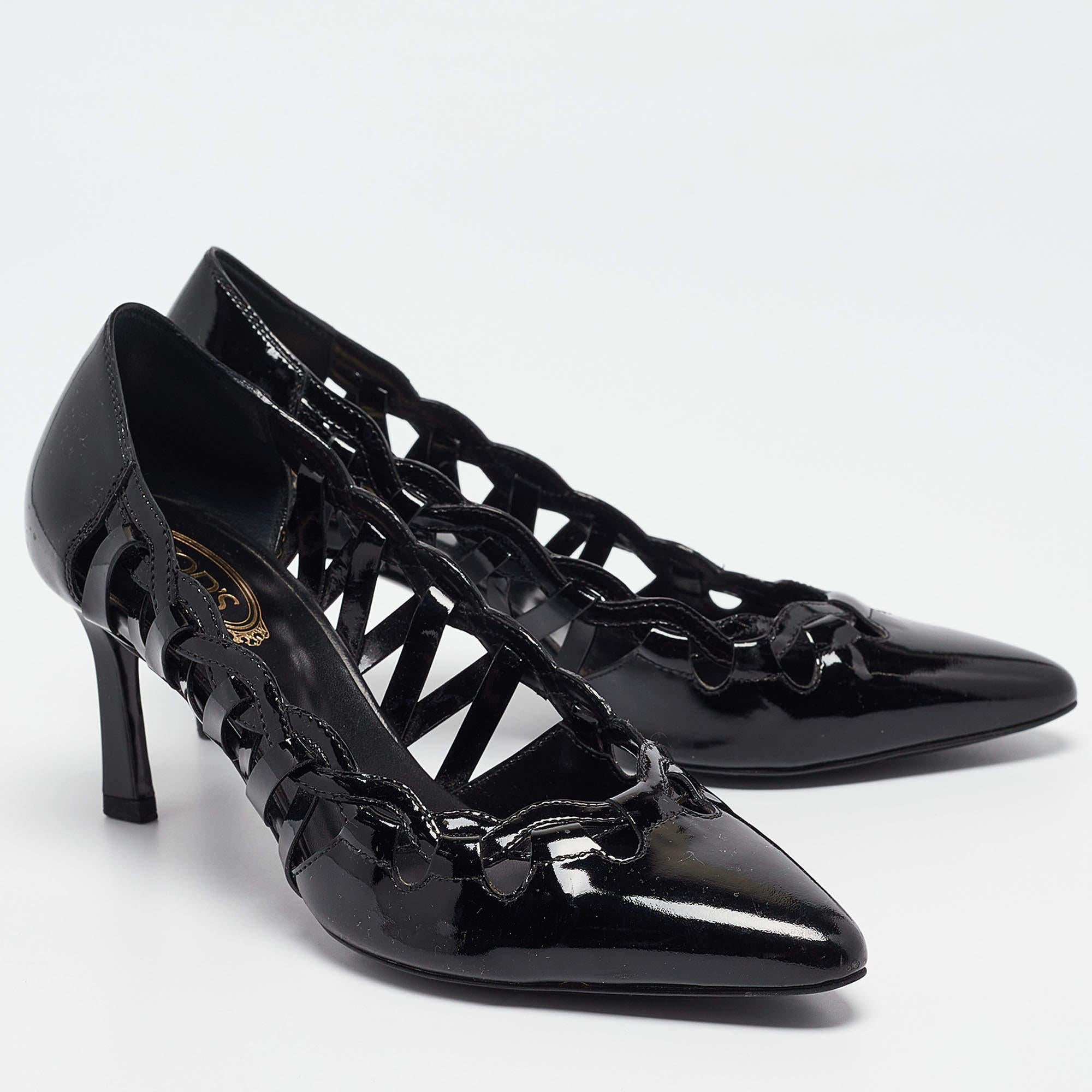 Women's Tod's Black Cut Out Patent Leather Pointed Toe Pumps Size 36 For Sale
