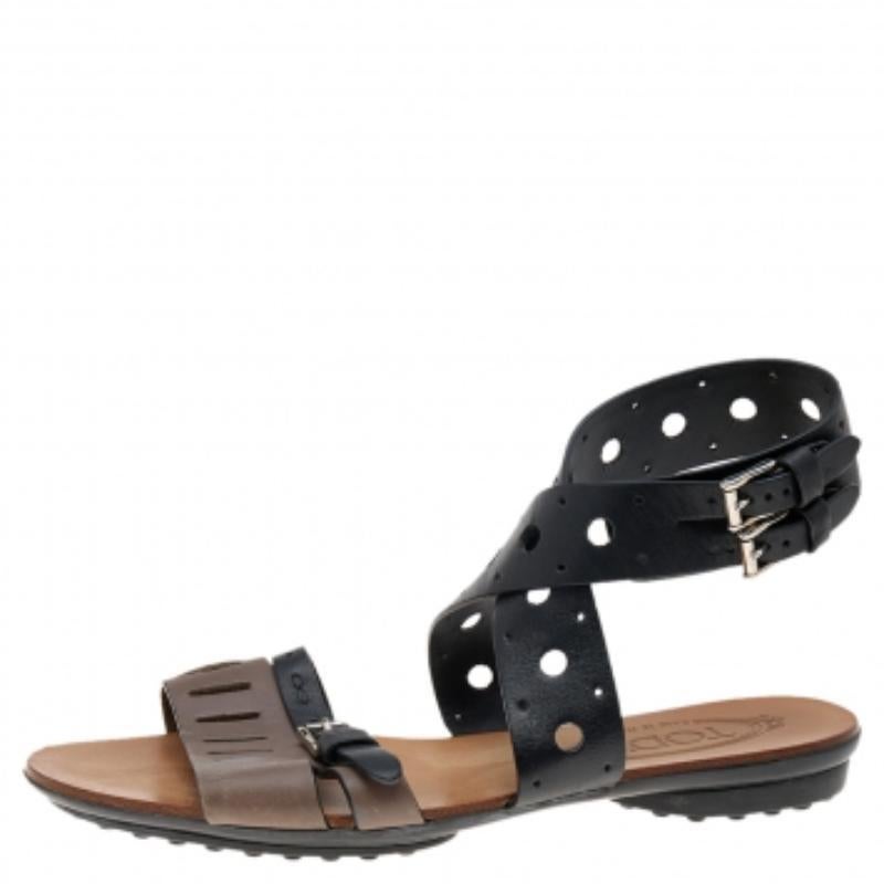 Nero Sandali piatti Tod's in pelle nera/grigia misura 36 in vendita