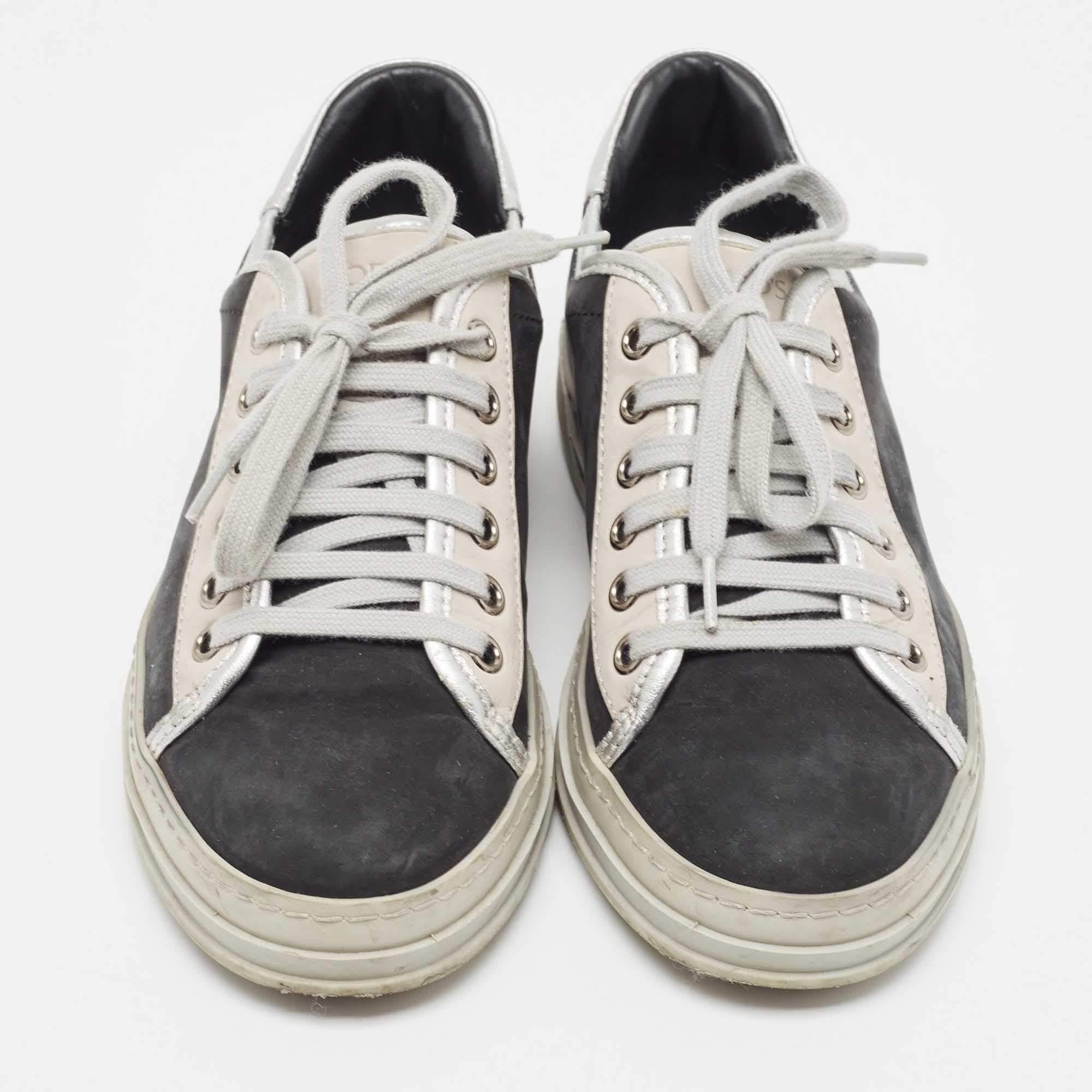 Gray Tod's Black/Grey Nubuck Leather Low Top Sneakers Size 35 For Sale