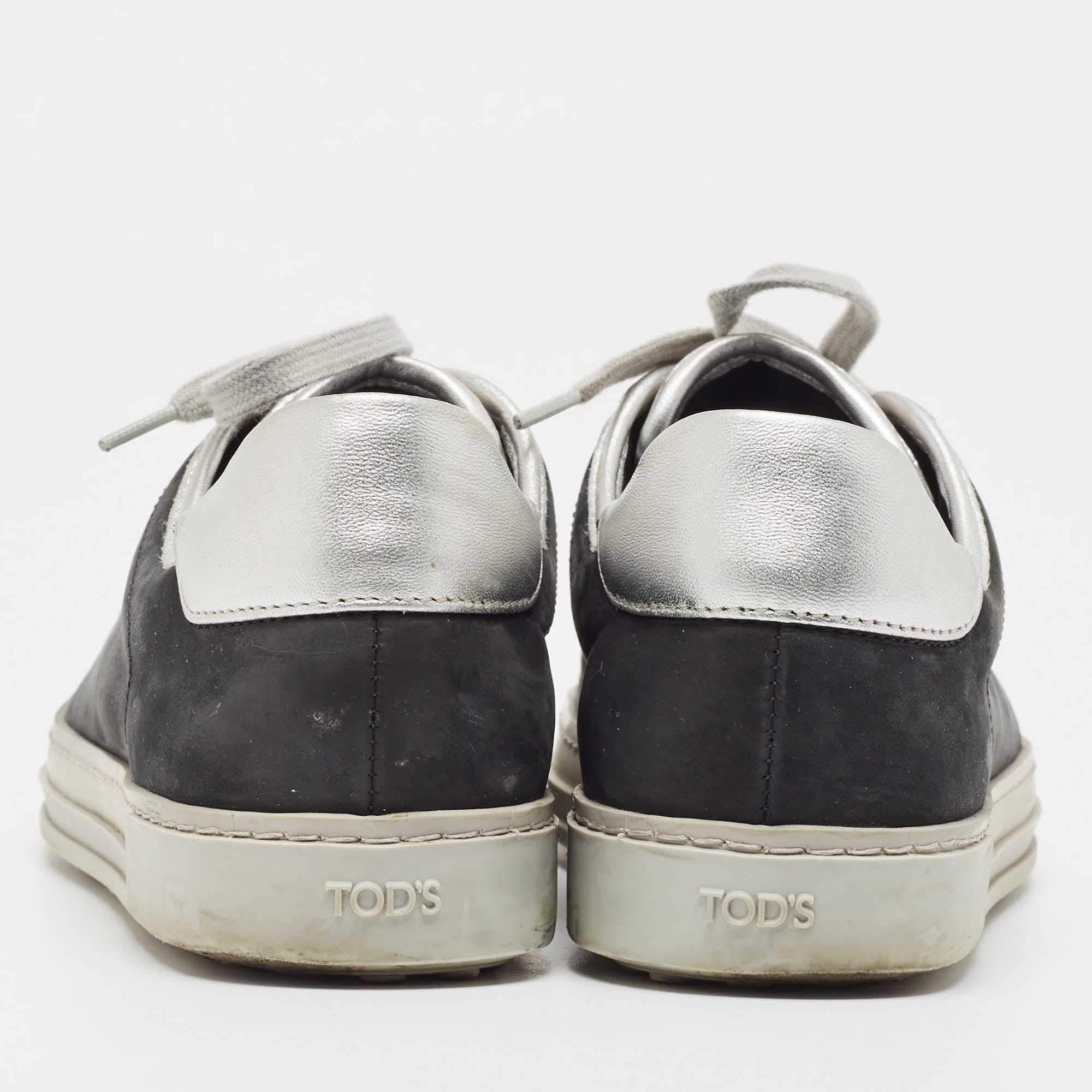 Women's Tod's Black/Grey Nubuck Leather Low Top Sneakers Size 35 For Sale