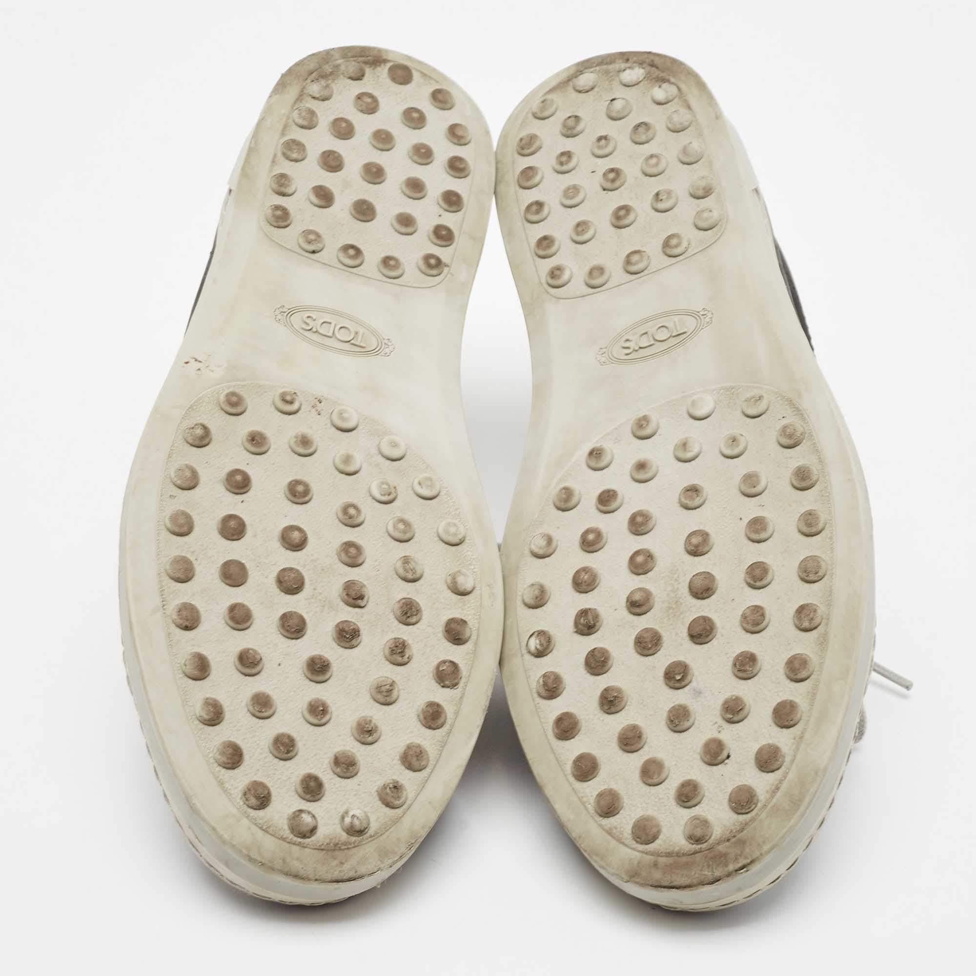 Tod's Black/Grey Nubuck Leather Low Top Sneakers Size 35 For Sale 1