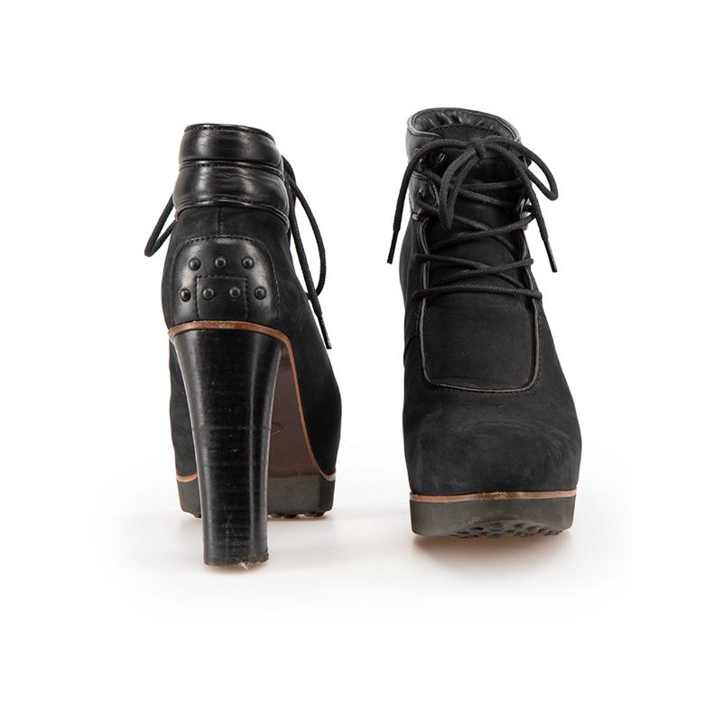 Tod's Black Leather Ankle Lace-Up Boots Size IT 37 In Excellent Condition For Sale In London, GB