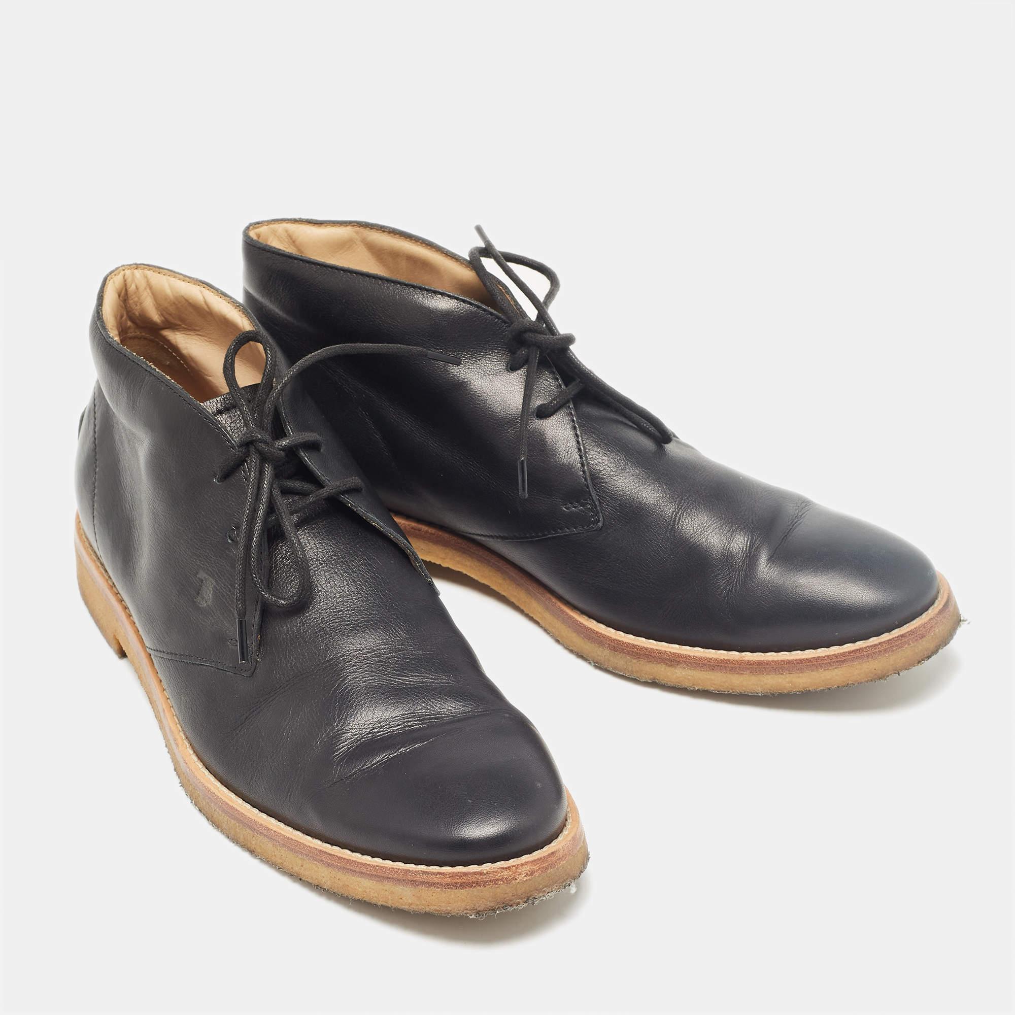 Men's Tod's Black Leather Ankle Length Boots Size 42 For Sale