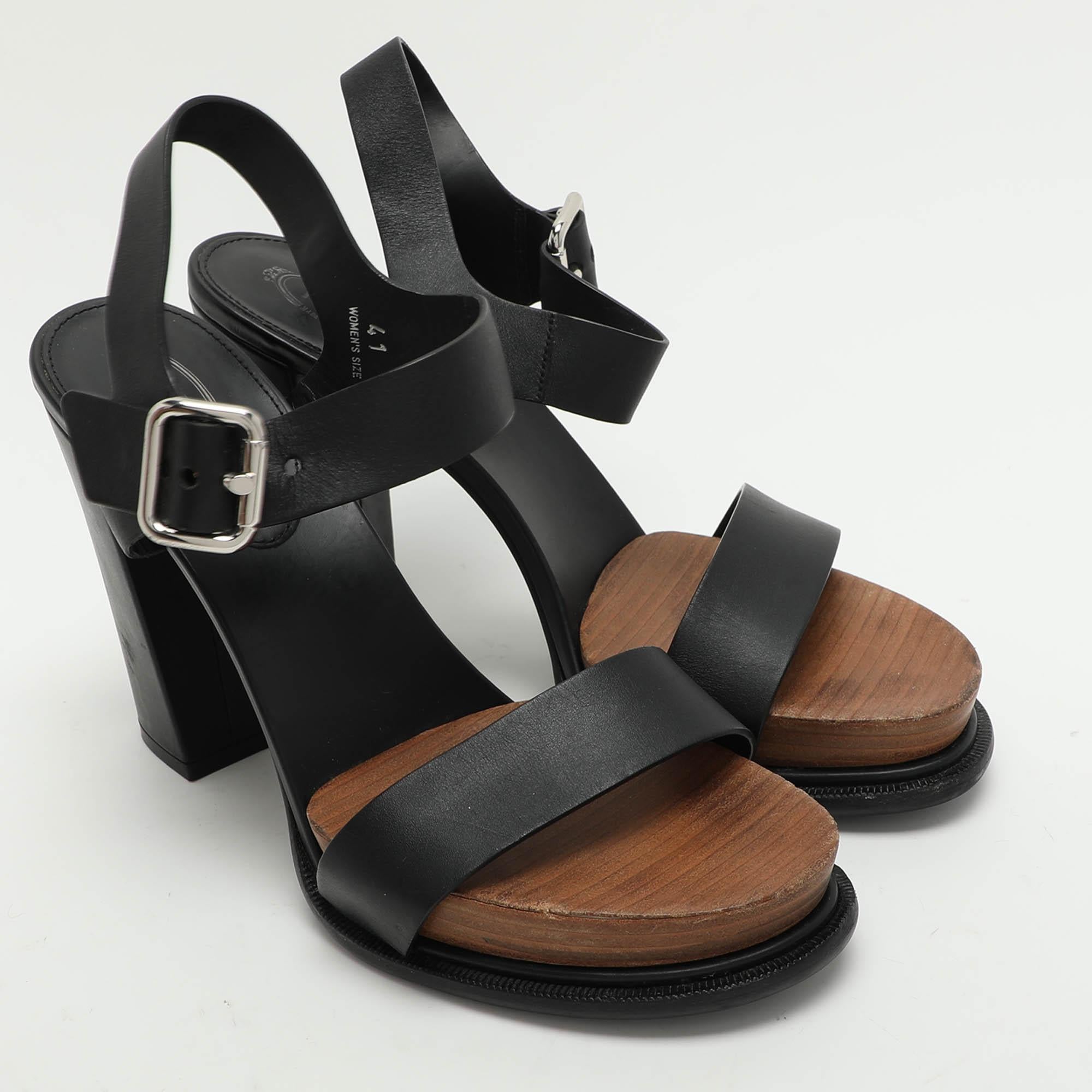 Tod's - Sandales à lanières en cuir noir - Taille 41 Bon état - En vente à Dubai, Al Qouz 2