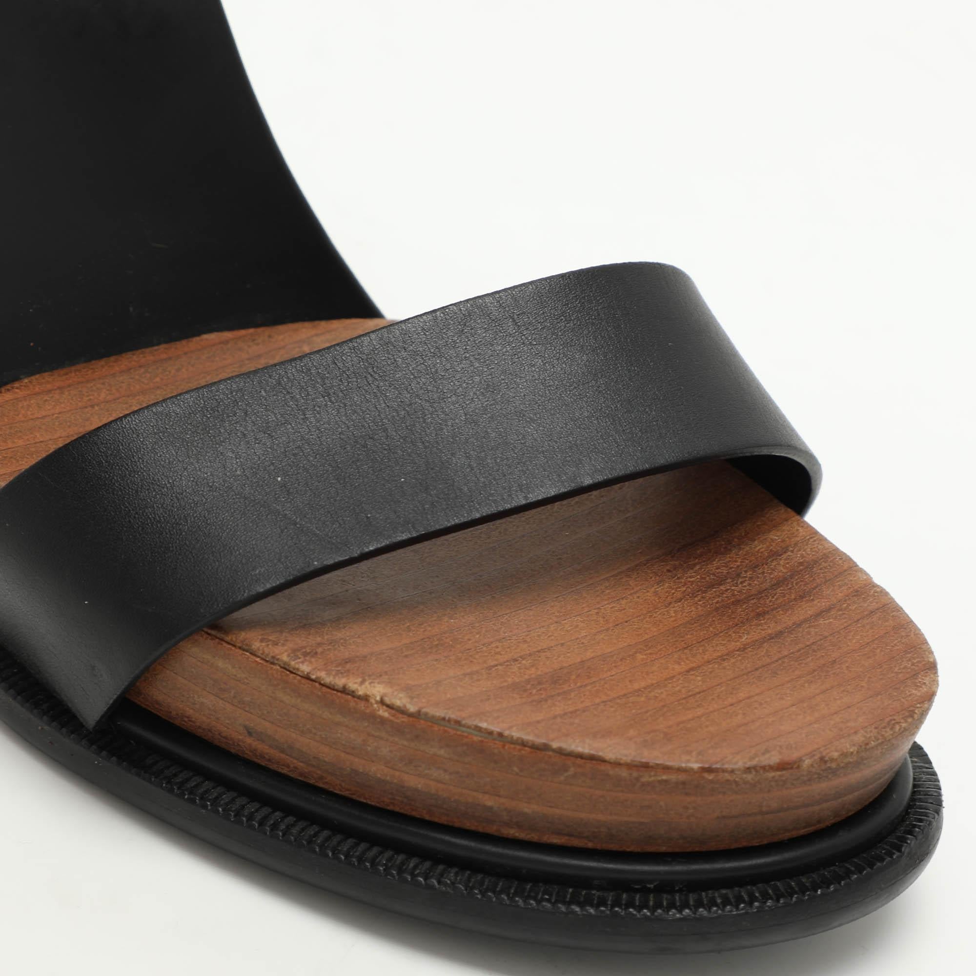 Tod's - Sandales à lanières en cuir noir - Taille 41 en vente 2