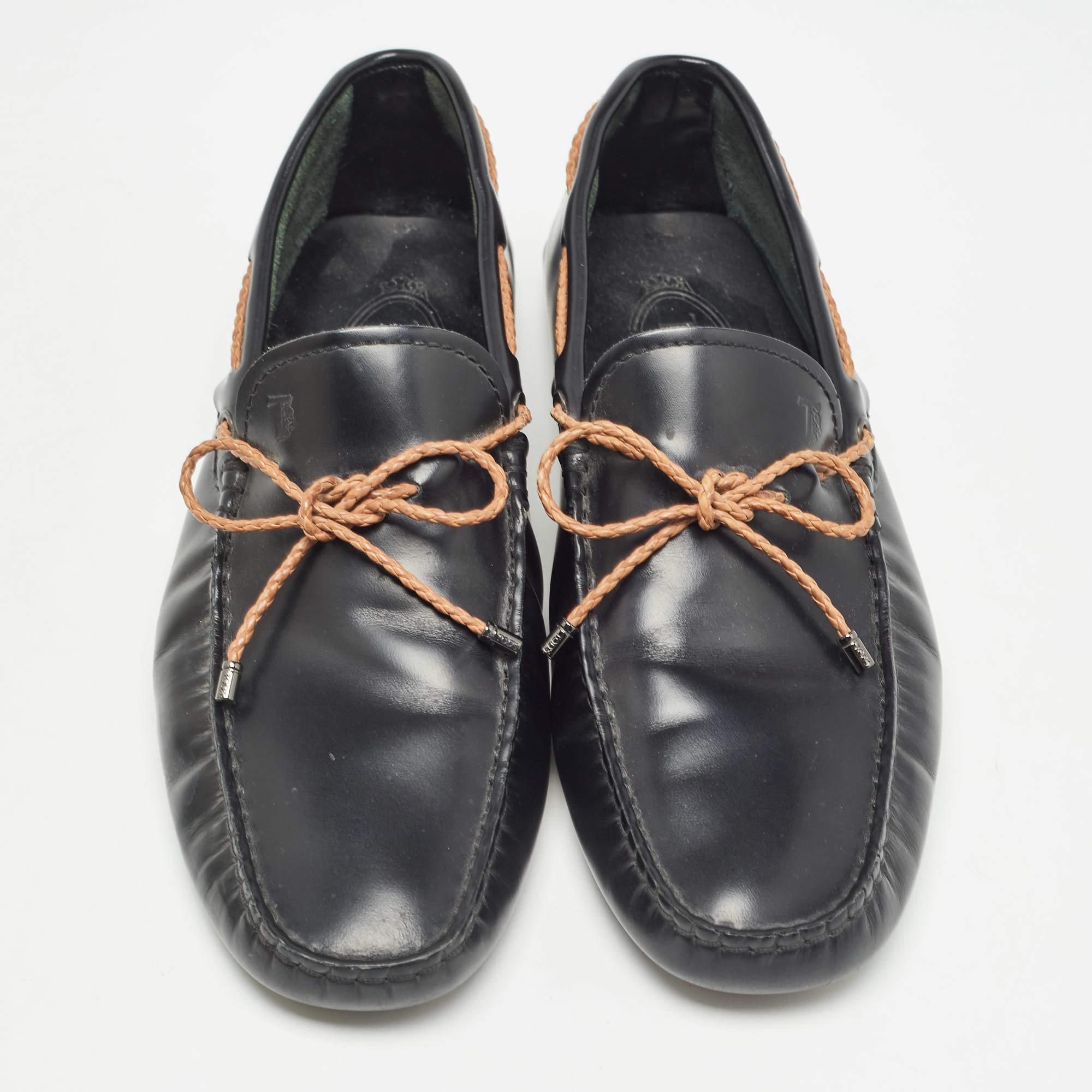 Tod's Black Leather Bow Slip-On Loafers Size 40 In Good Condition For Sale In Dubai, Al Qouz 2