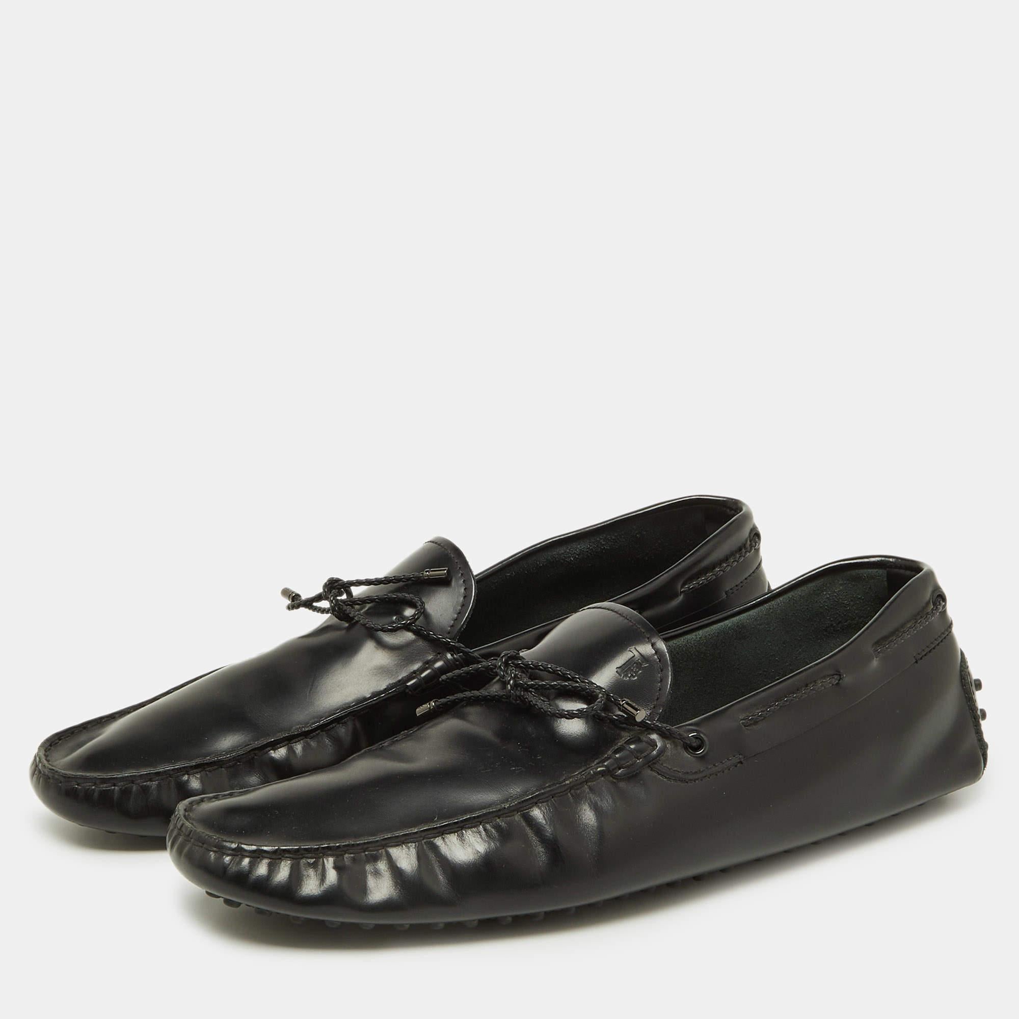 To perfectly complement your attires we bring you this pair of loafers that speak nothing but style. The shoes have been crafted with skill and are designed to be easy to slip on. They are just the right choice to complement your fashionable side.