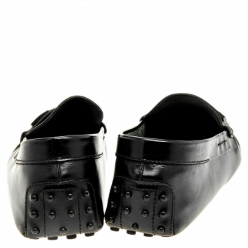 Tod's Mocassins à boucle en cuir noir Taille 44.5 Pour hommes en vente