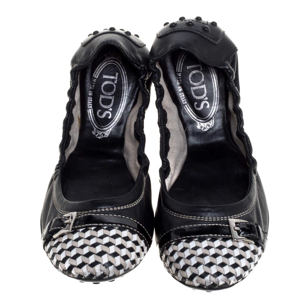 Nero Ballerine Tod's in pelle nera con dettaglio fibbia e punta a scatto taglia 38
