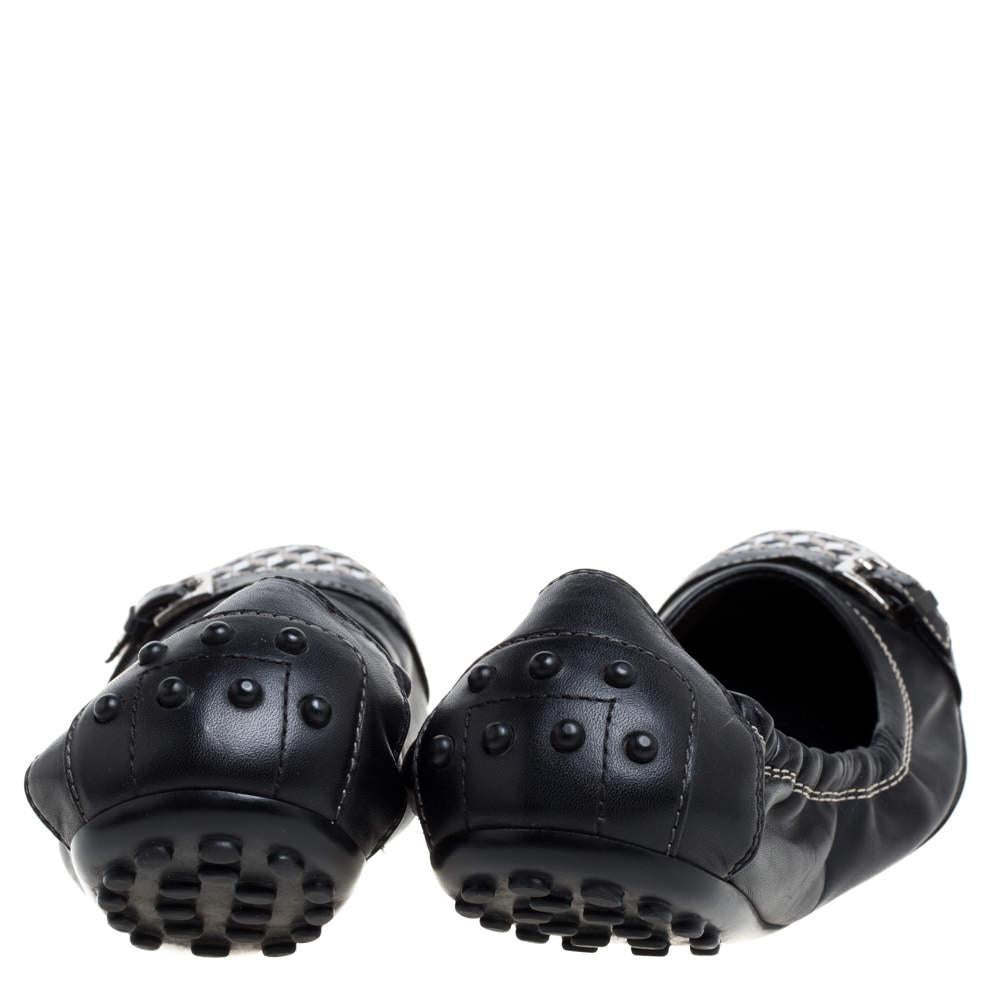 Donna Ballerine Tod's in pelle nera con dettaglio fibbia e punta a scatto taglia 38