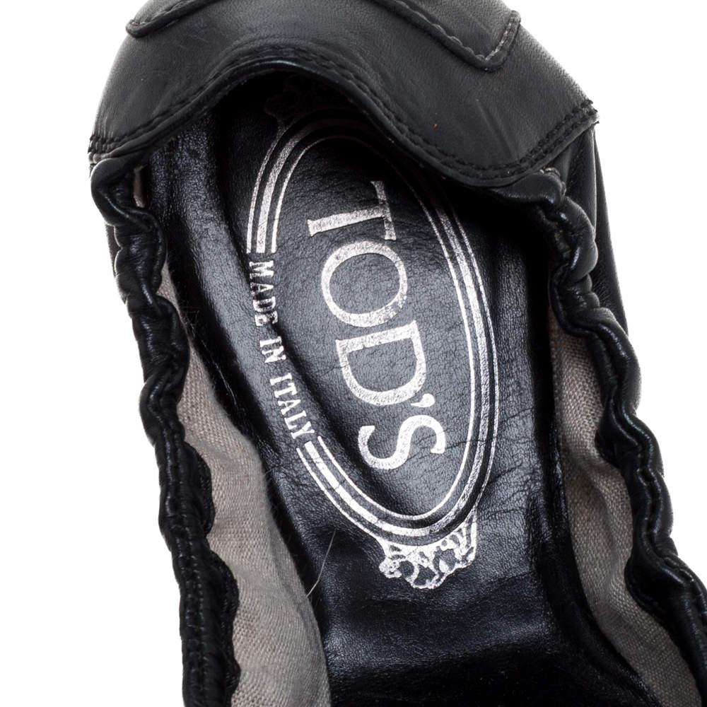 Ballerine Tod's in pelle nera con dettaglio fibbia e punta a scatto taglia 38 2