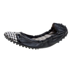 Ballerine Tod's in pelle nera con dettaglio fibbia e punta a scatto taglia 38