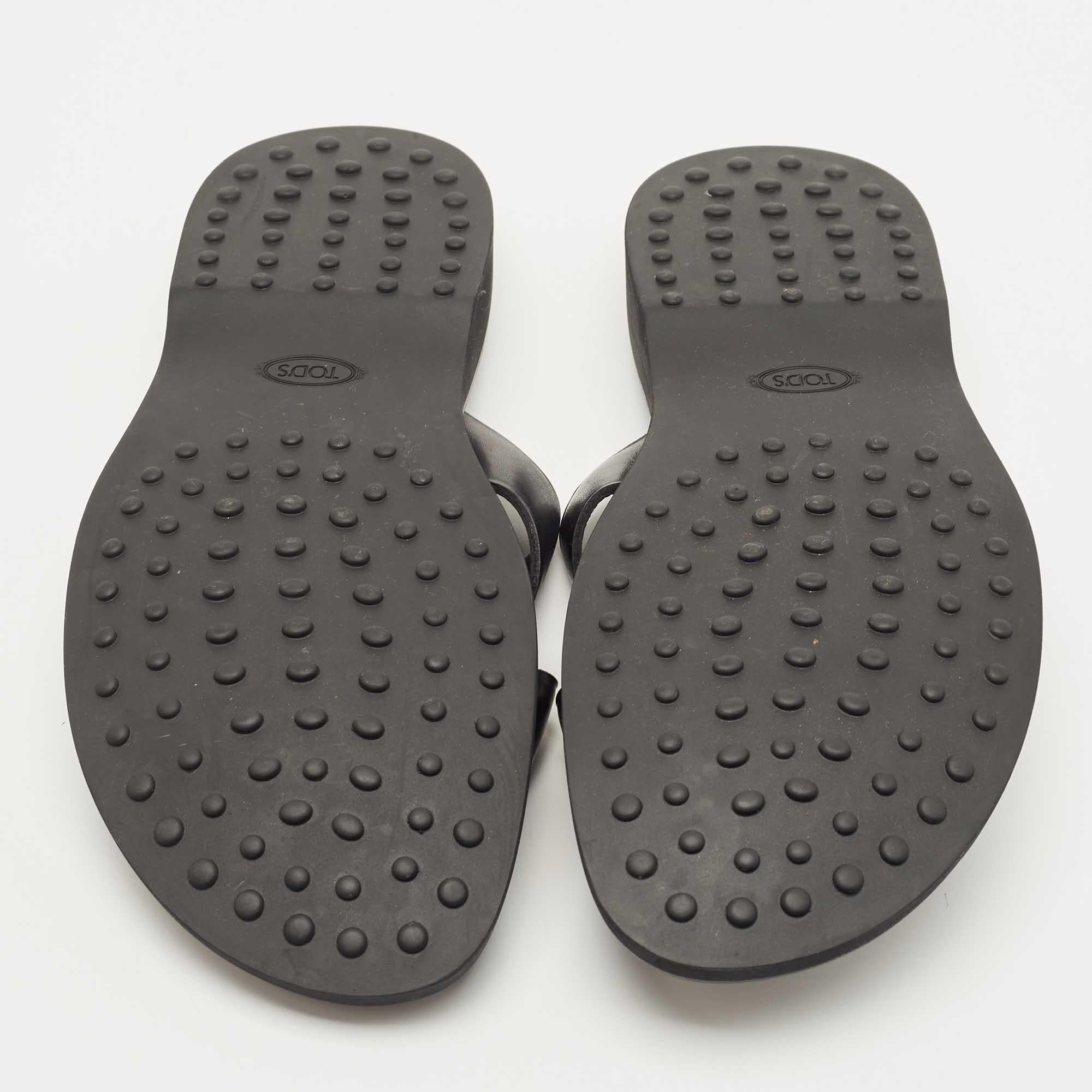 Tod's Black Leather Crossed Strap Slider Sandals Size 45.5 For Sale 2