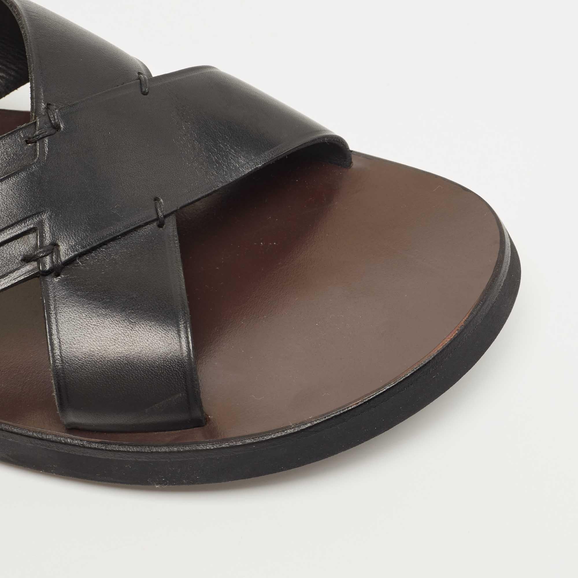 Tod's Black Leather Crossed Strap Slider Sandals Size 45.5 For Sale 3