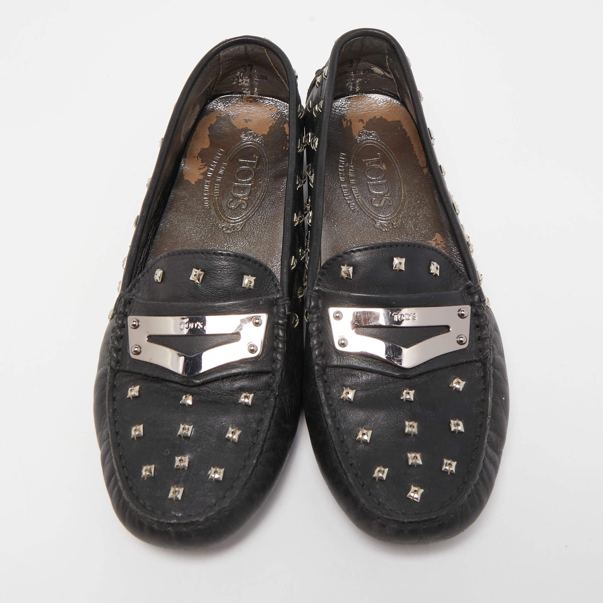 Nero Mocassini Tod's in pelle nera impreziositi da cristalli taglia 37 in vendita