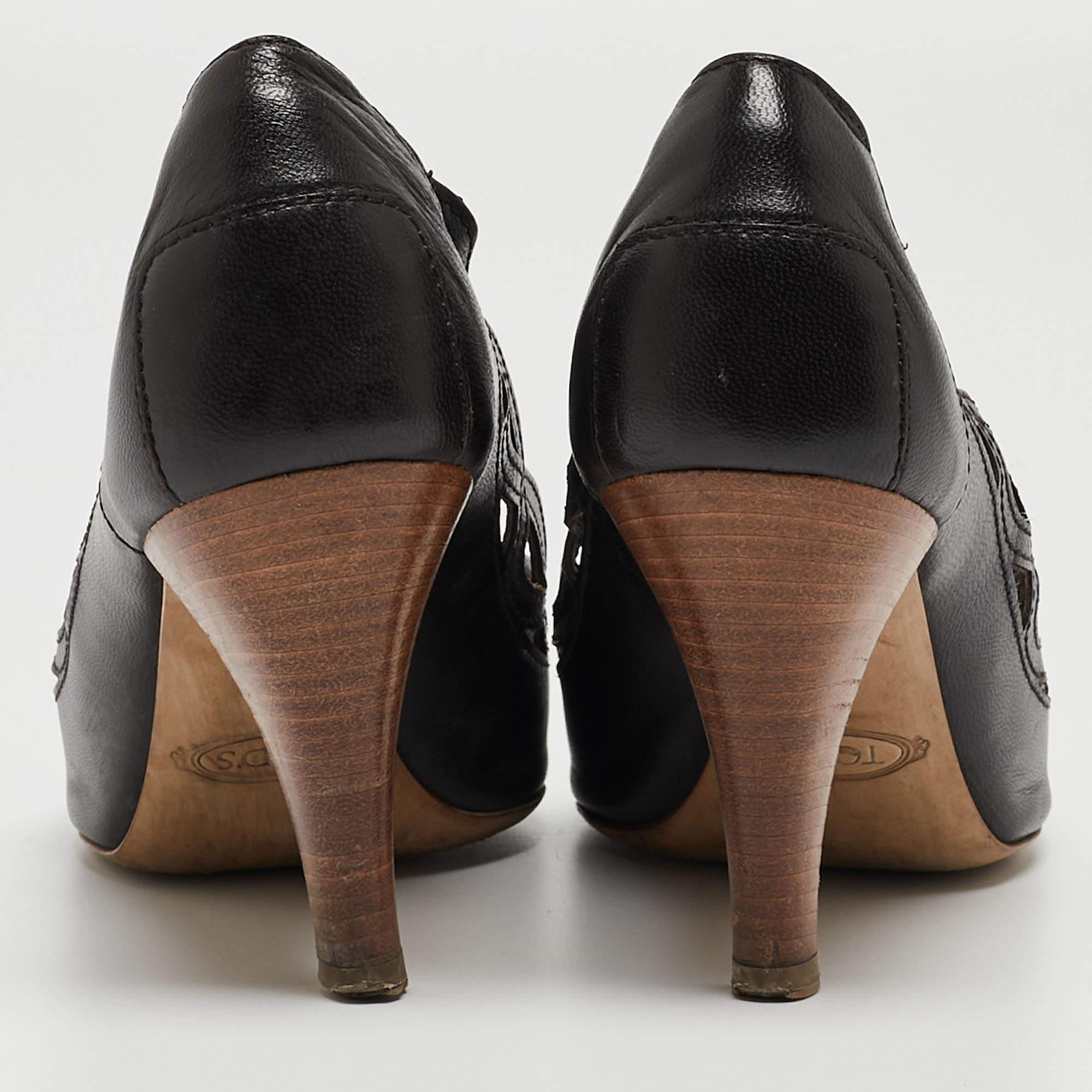 Tod's Black Leather Cut Out Pointed Toe Pumps Size 36 For Sale 1