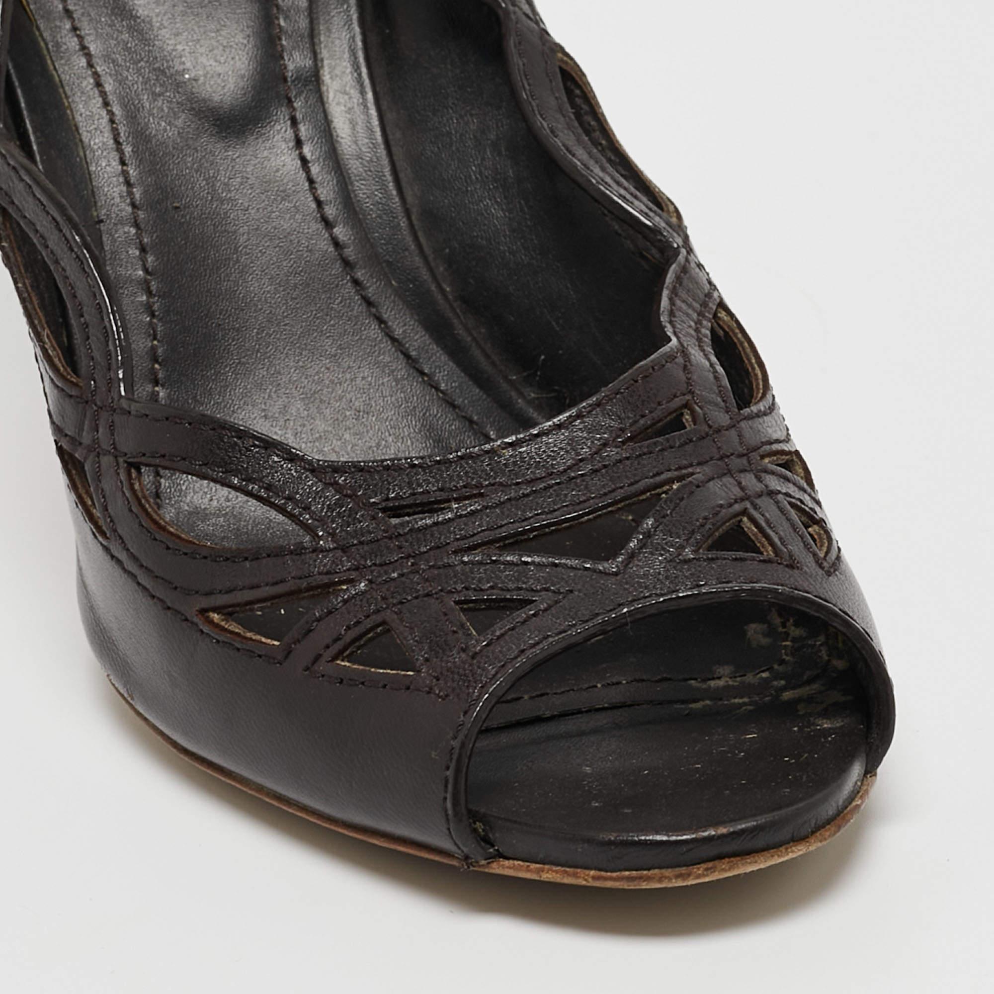 Tod's Black Leather Cut Out Pointed Toe Pumps Size 36 For Sale 4