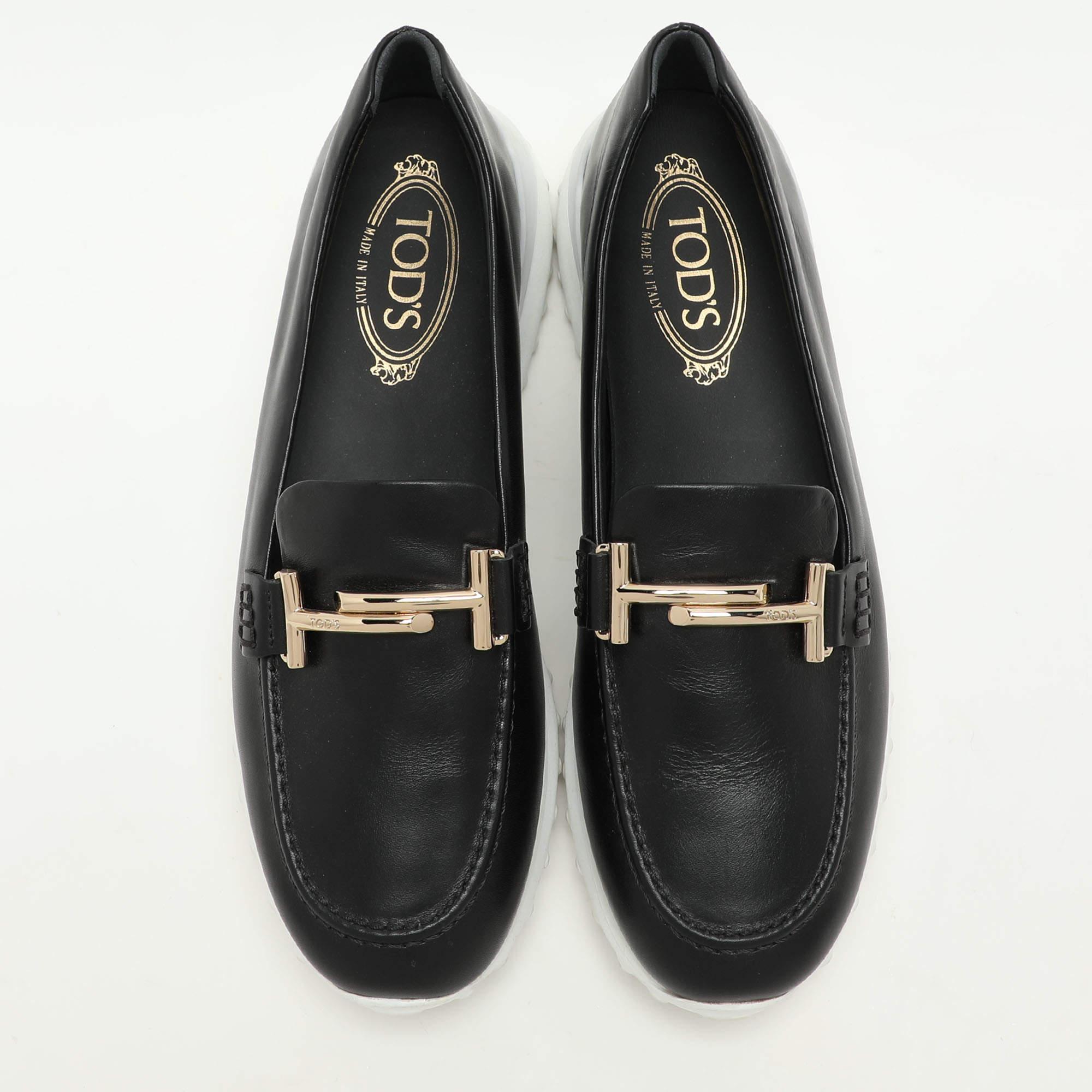 Tod's Black Leather Double T Slip On Loafers Size 38.5 In Good Condition For Sale In Dubai, Al Qouz 2