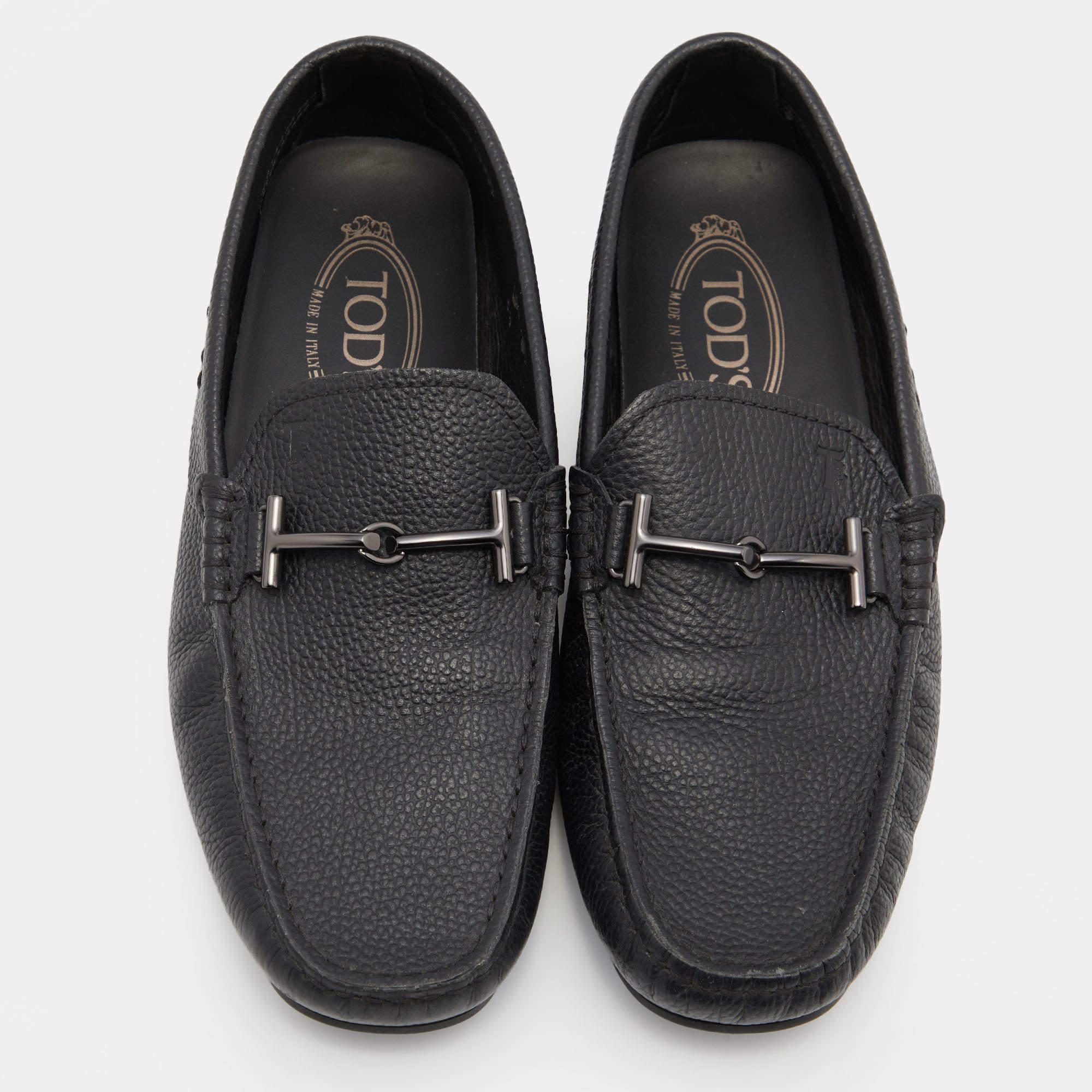 Noir Tod's - Mocassins en cuir noir à double T Taille 39 en vente
