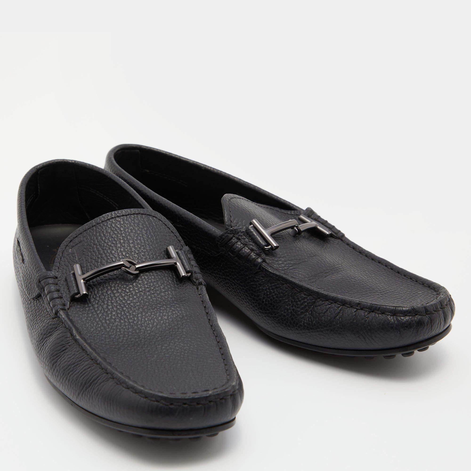 Tod's - Mocassins en cuir noir à double T Taille 39 Bon état - En vente à Dubai, Al Qouz 2