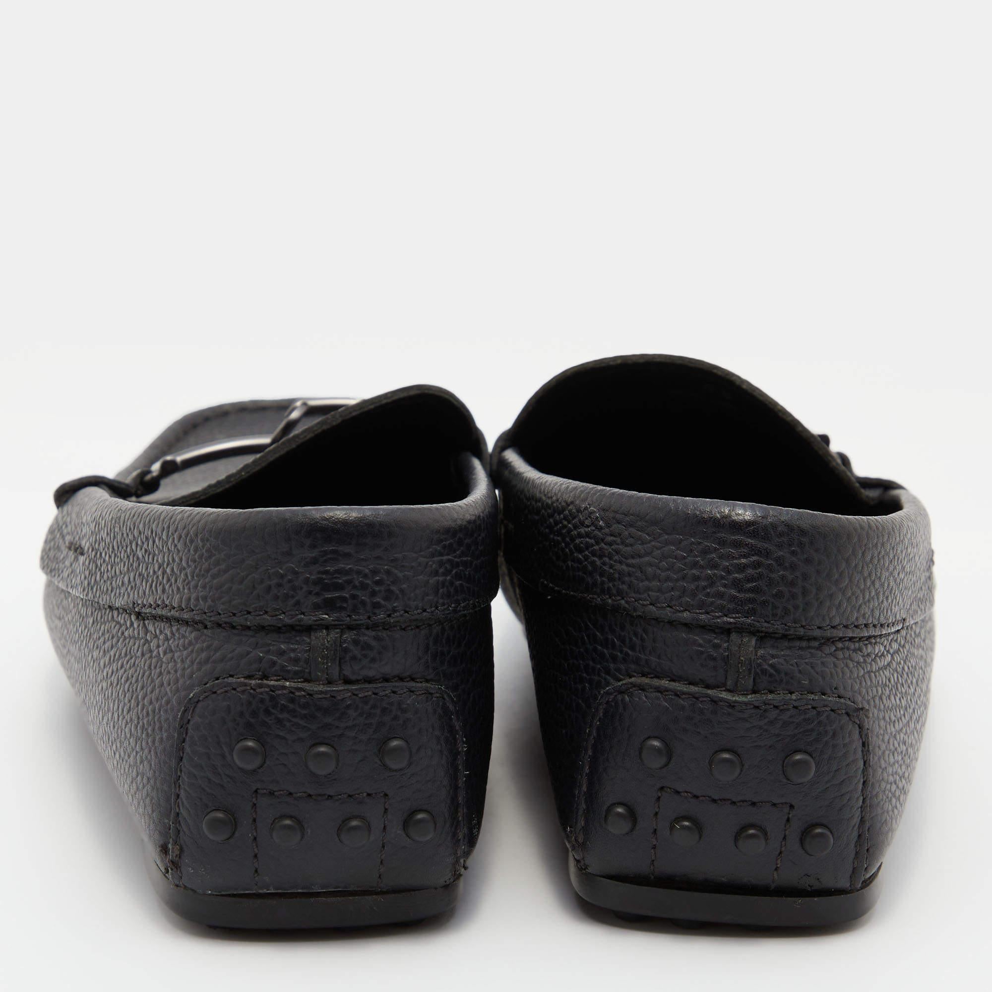 Tod's - Mocassins en cuir noir à double T Taille 39 Pour hommes en vente