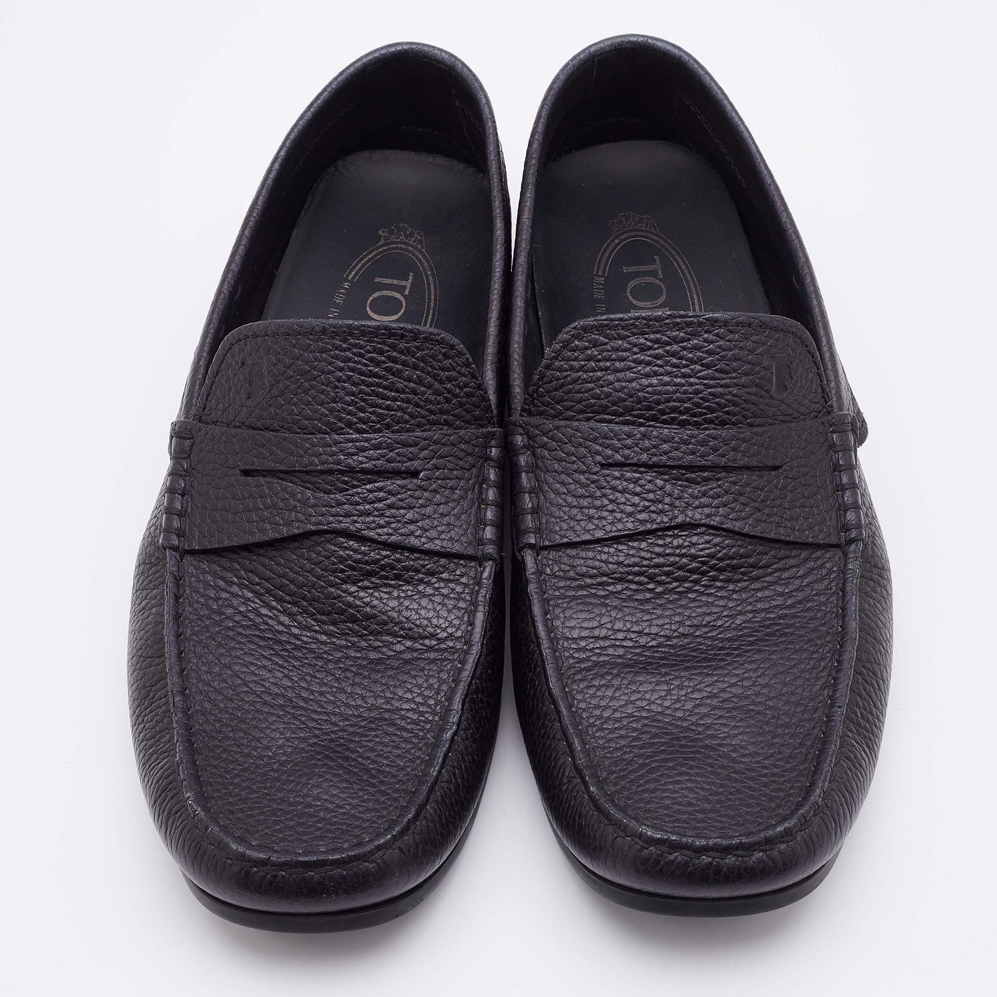 Tod's Black Leather Driving Penny Loafers Size 39.5 In Good Condition For Sale In Dubai, Al Qouz 2