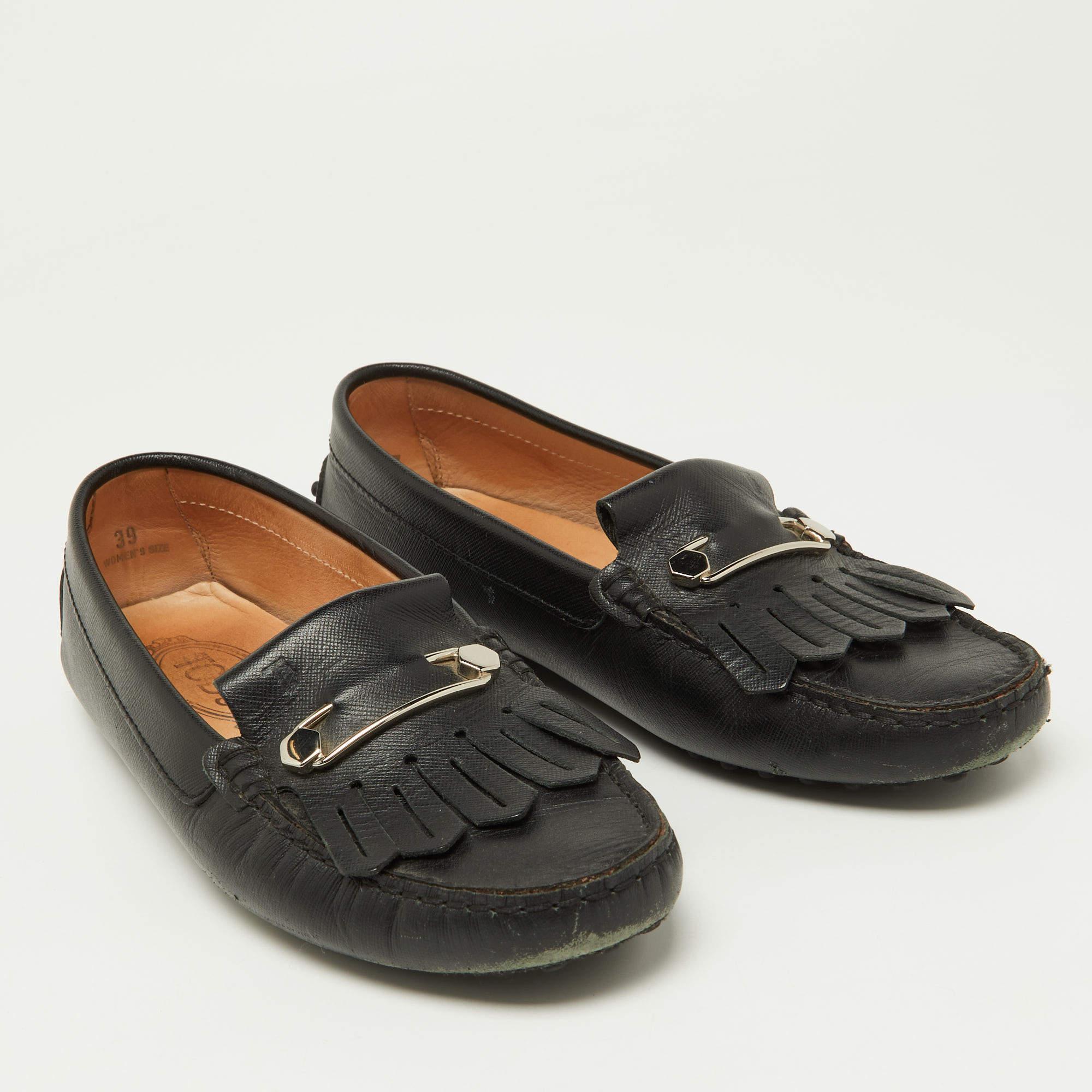 Women's Tod's Black Leather Fringe Detail Slip On Loafers Size 39 For Sale