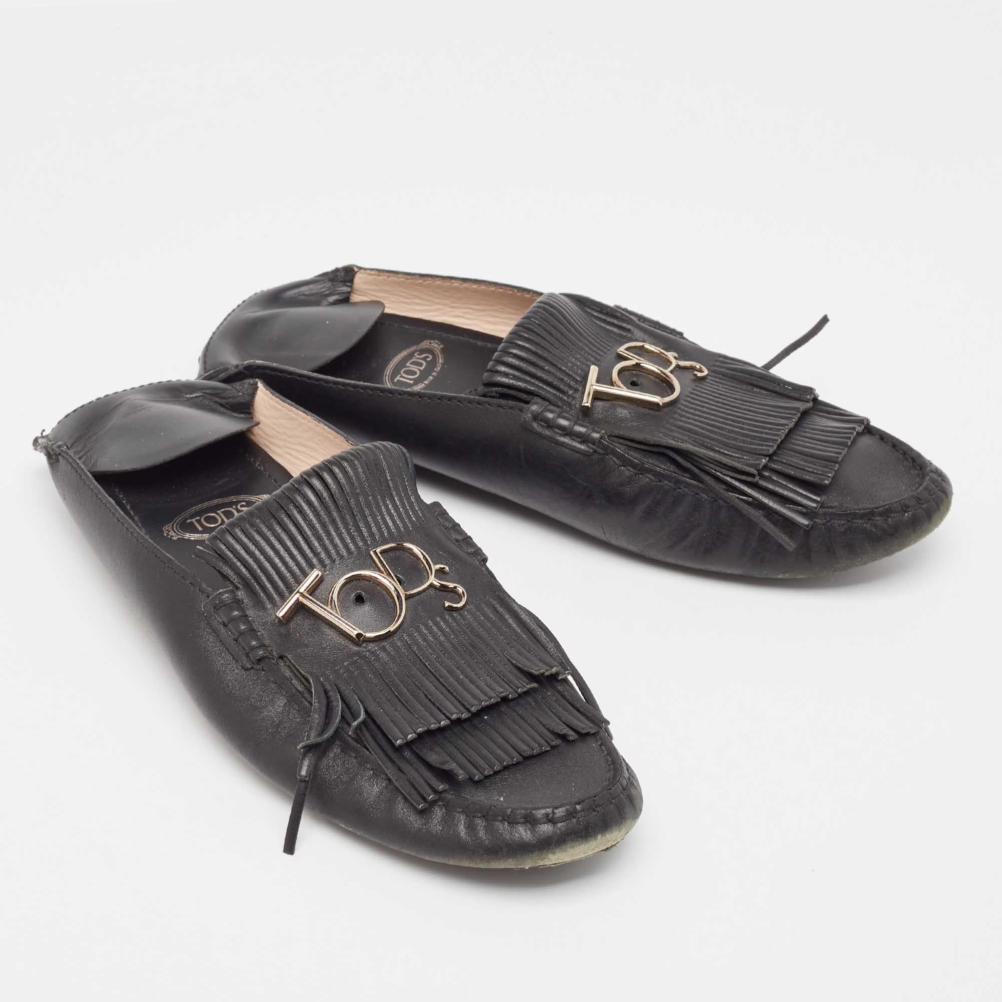 Women's Tod's Black Leather GomminoTassel Trim Mules Size 40 For Sale