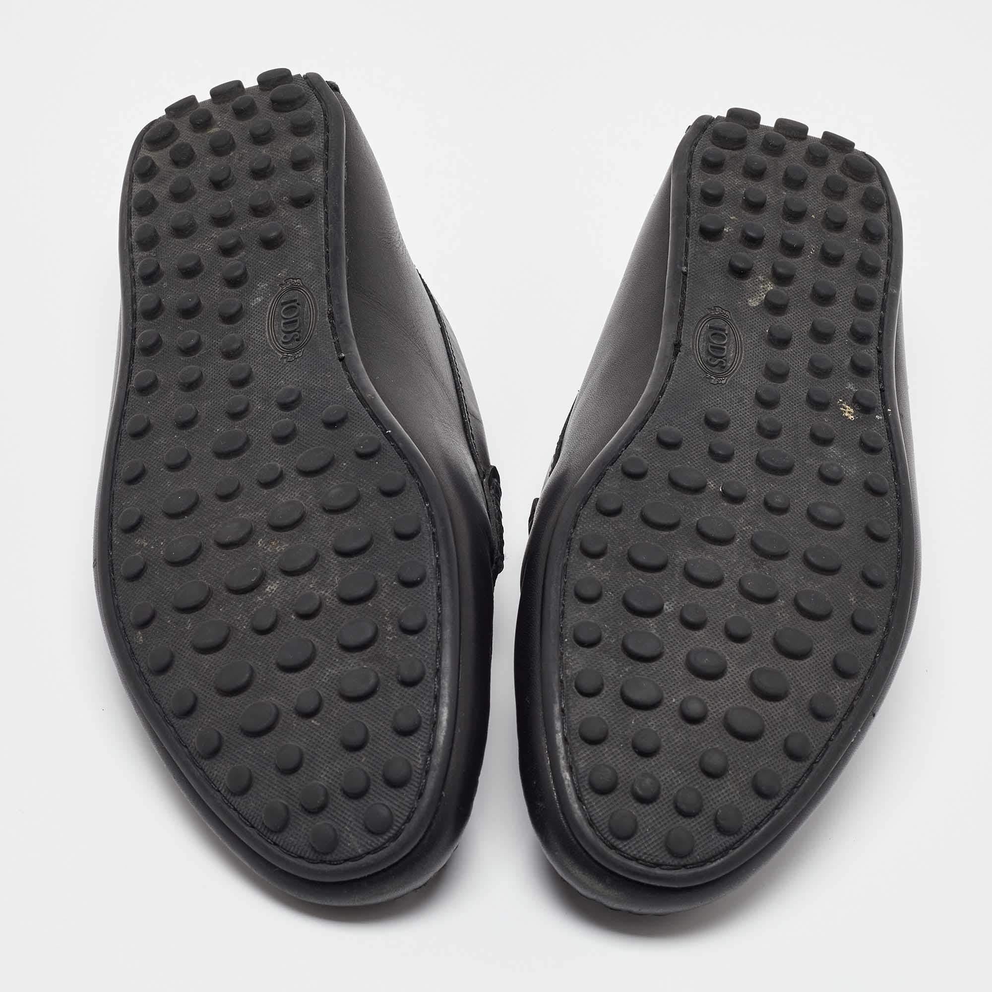 Tod's Black Leather Loafers Size 41.5 For Sale 2