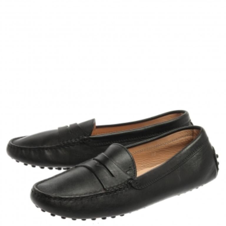 Women's Tod's Black Leather Penny Loafers Size 36 For Sale
