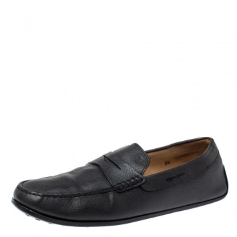 Tod's Black Leather Penny Loafers Size 44 In Fair Condition For Sale In Dubai, Al Qouz 2