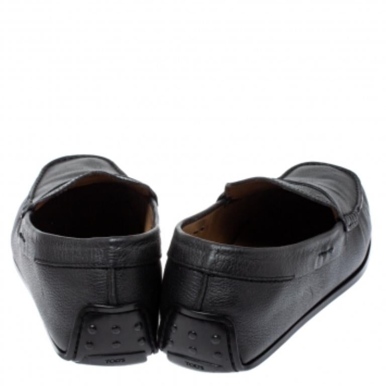 Tod's Black Leather Penny Loafers Size 44 For Sale 2