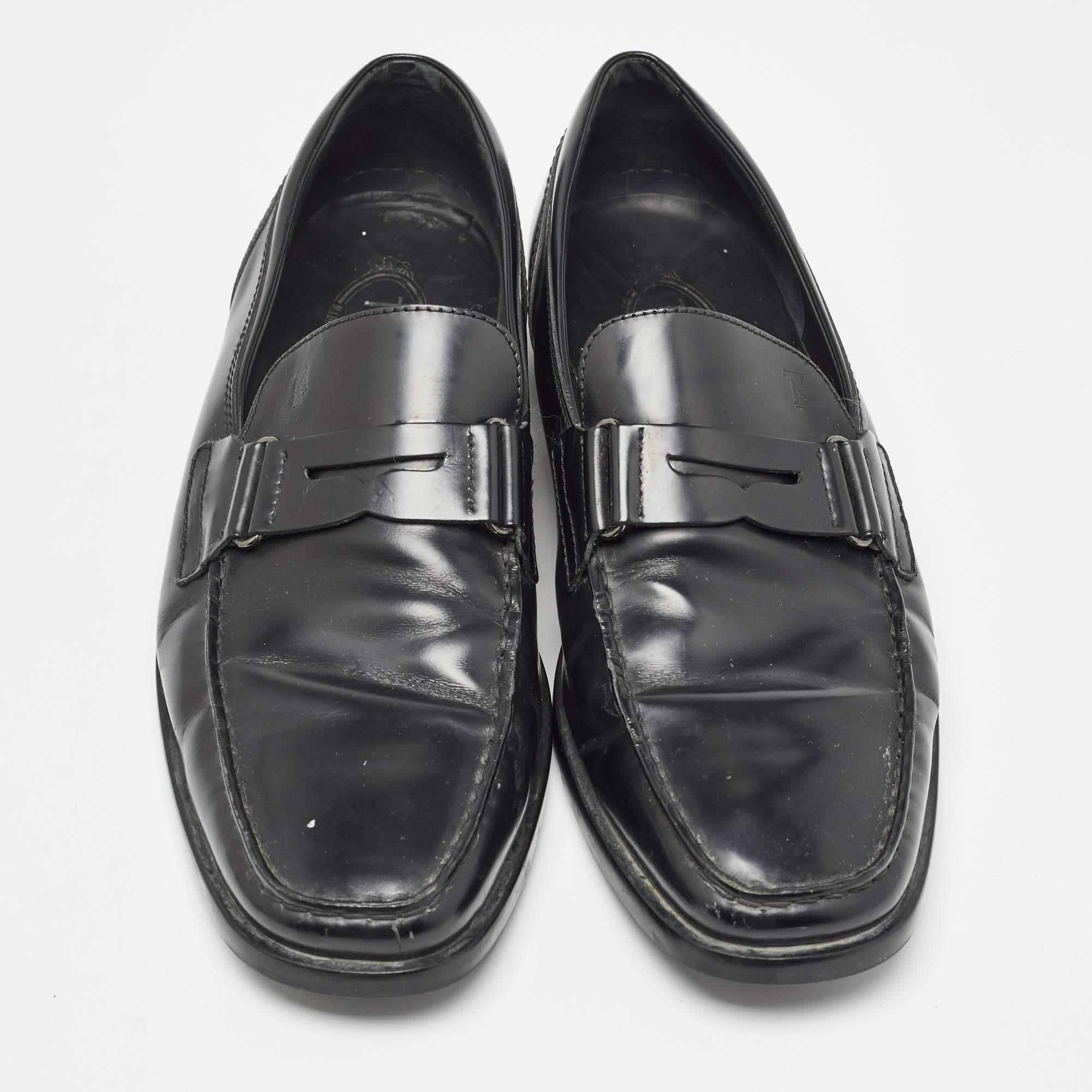 Tod's Black Leather Penny Slip On Loafers Size 43 In Good Condition For Sale In Dubai, Al Qouz 2