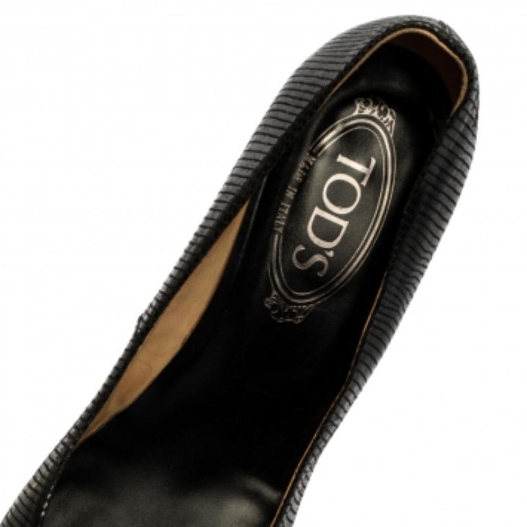 Tod's Black Leather Pumps Size 38.5 In Fair Condition For Sale In Dubai, Al Qouz 2