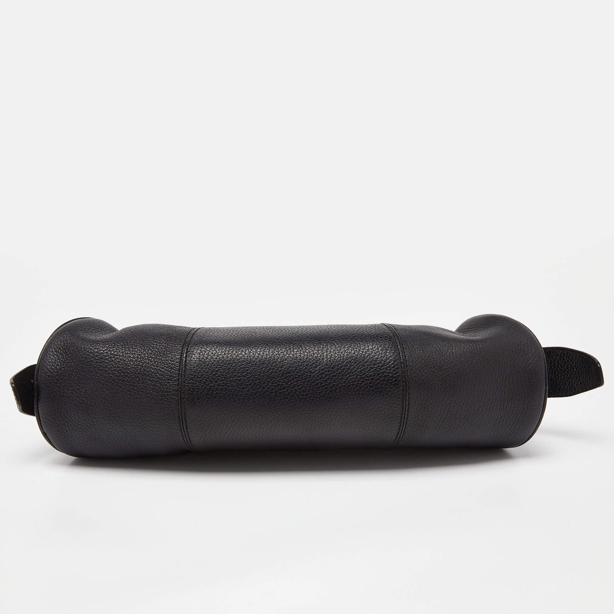 Tod's Black Leather Shoulder Bag For Sale 3
